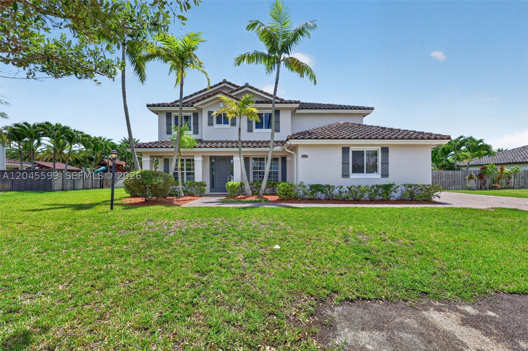 20943 SW 133rd Ave Property Photo 1