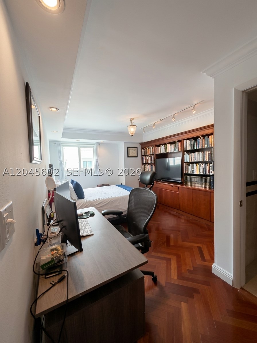 7600 Collins Ave 712 Property Photo 10
