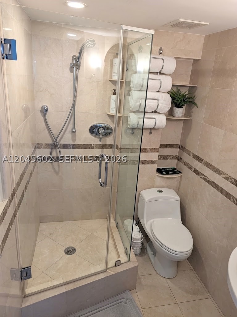 7600 Collins Ave 712 Property Photo 11