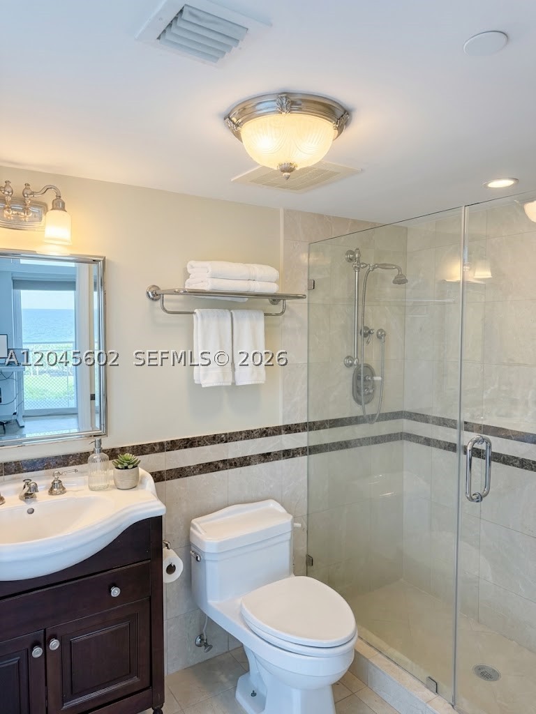 7600 Collins Ave 712 Property Photo 13