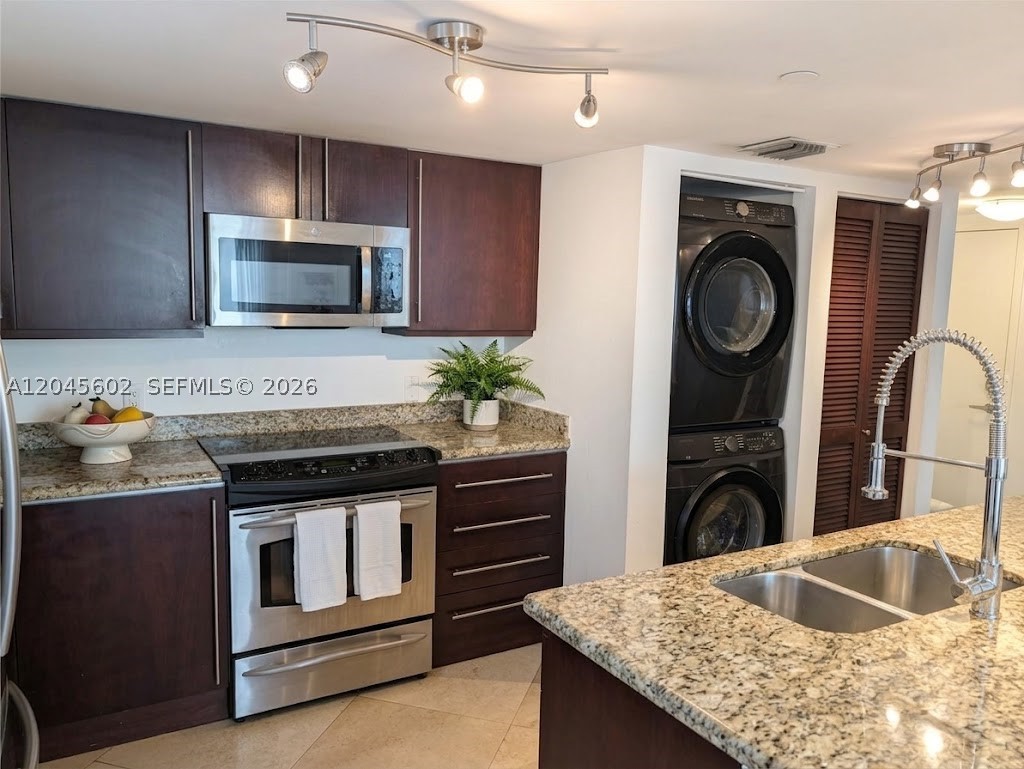 7600 Collins Ave 712 Property Photo 14