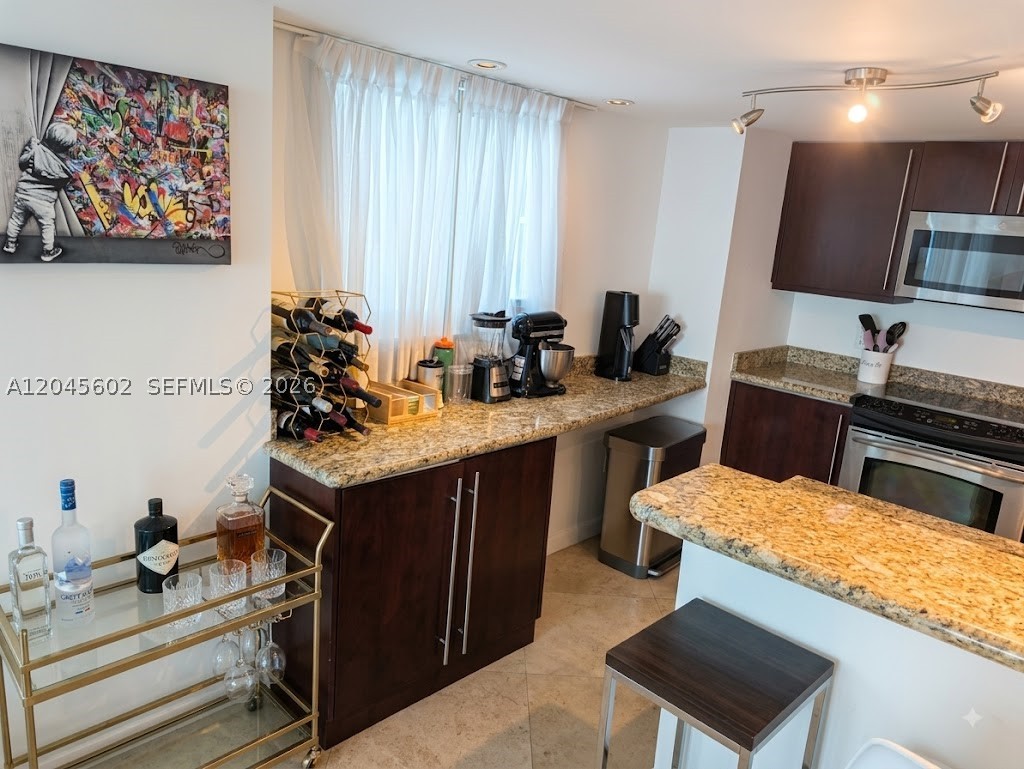 7600 Collins Ave 712 Property Photo 15