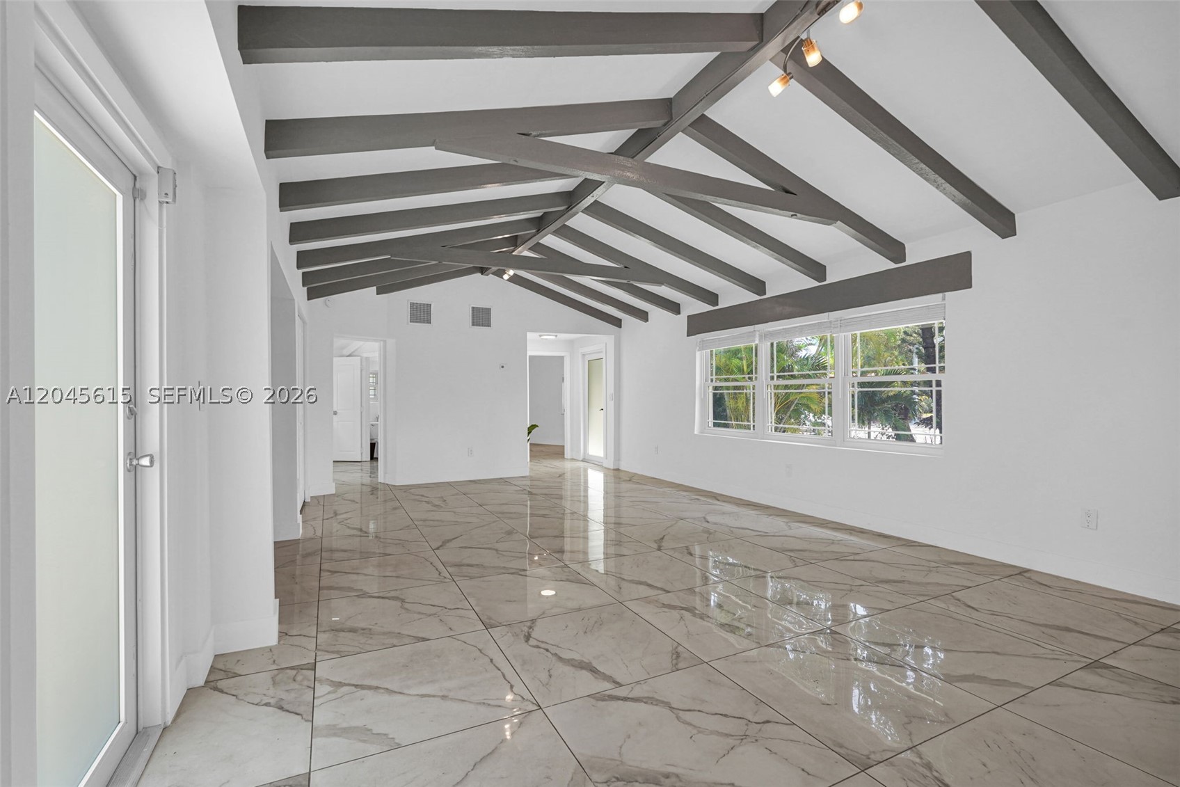 15 Ne 95th Street Property Photo 10