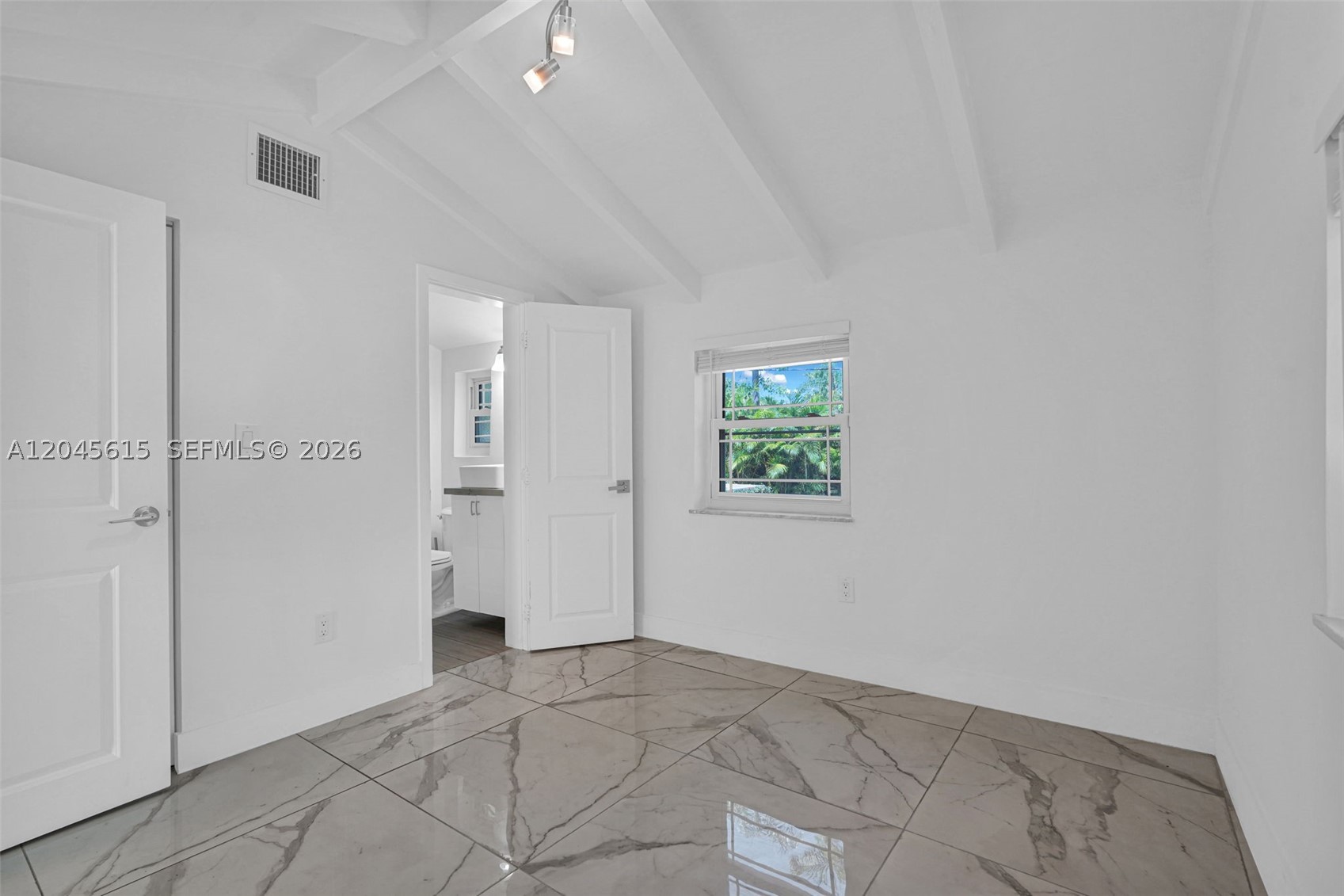 15 Ne 95th Street Property Photo 19