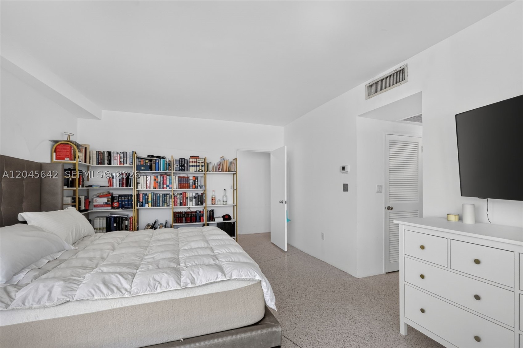 5255 Collins Ave 12e Property Photo 24