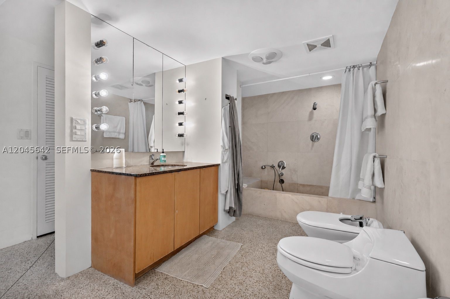 5255 Collins Ave 12e Property Photo 31