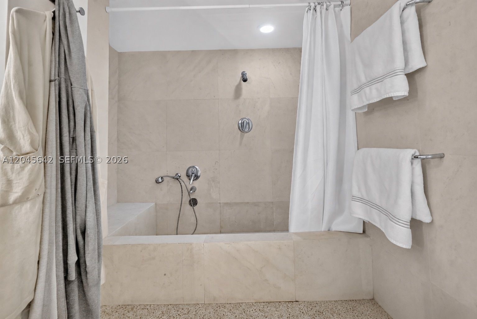 5255 Collins Ave 12e Property Photo 32