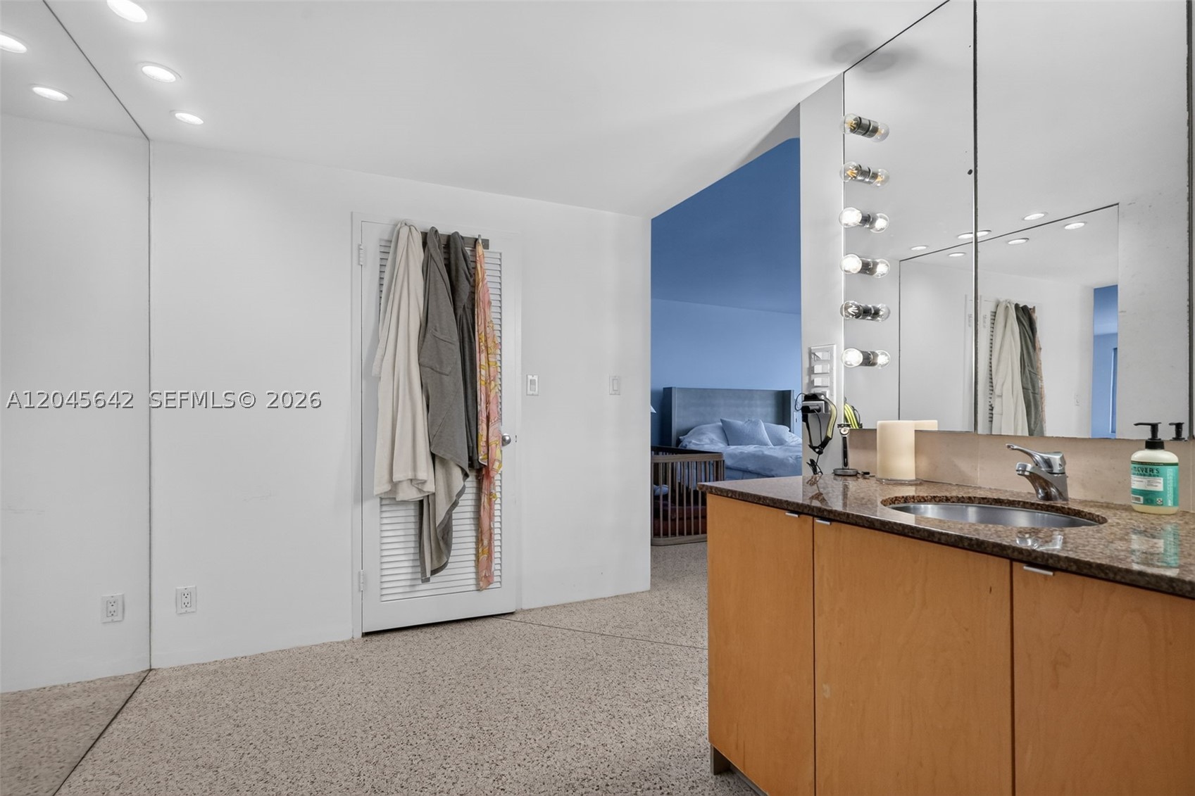 5255 Collins Ave 12e Property Photo 33