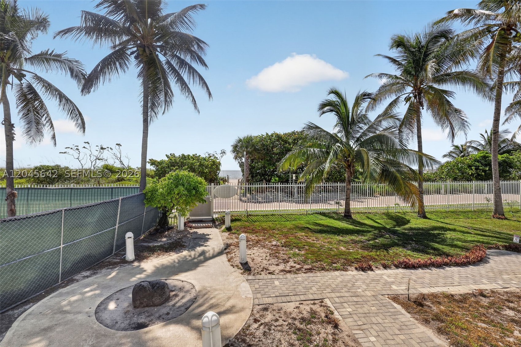 5255 Collins Ave 12e Property Photo 36