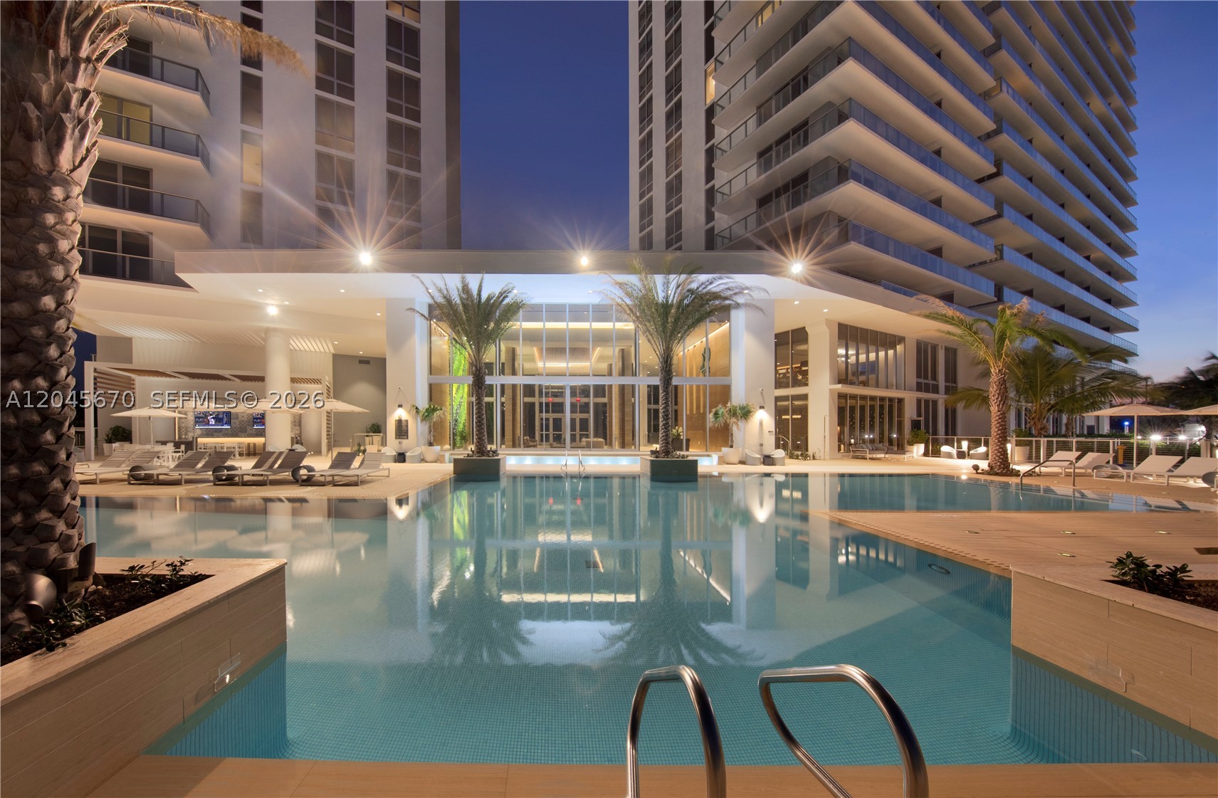 16385 Biscayne Blvd 2601 +2 Parkings Property Photo 1