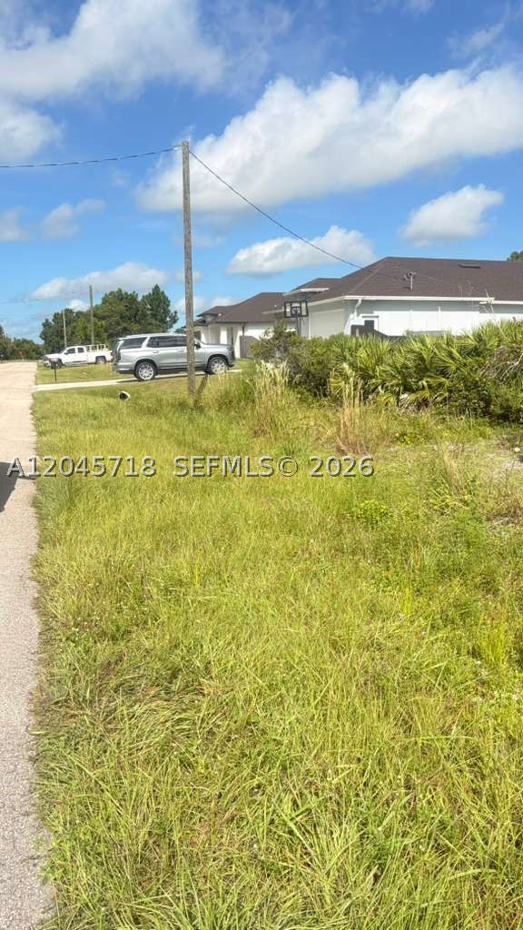 2806 54th St W Property Photo 4