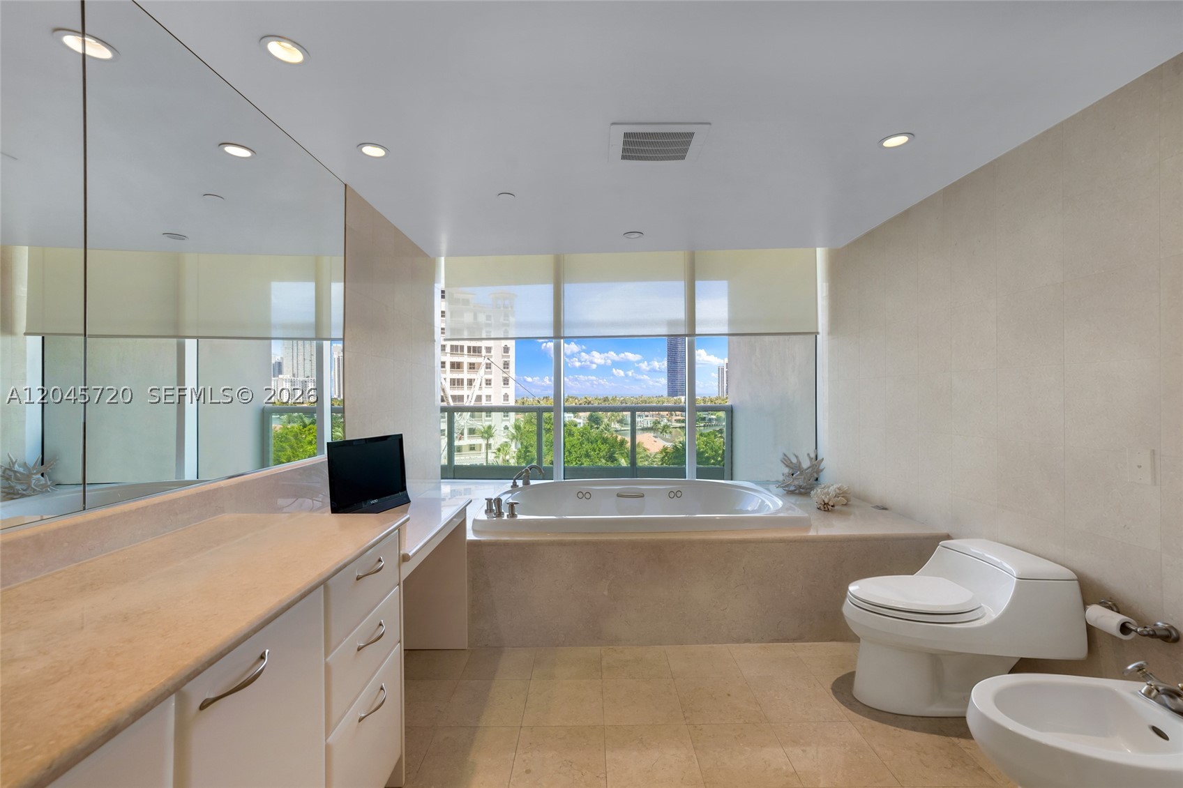 20155 Ne 38th Ct 904 Property Photo 15