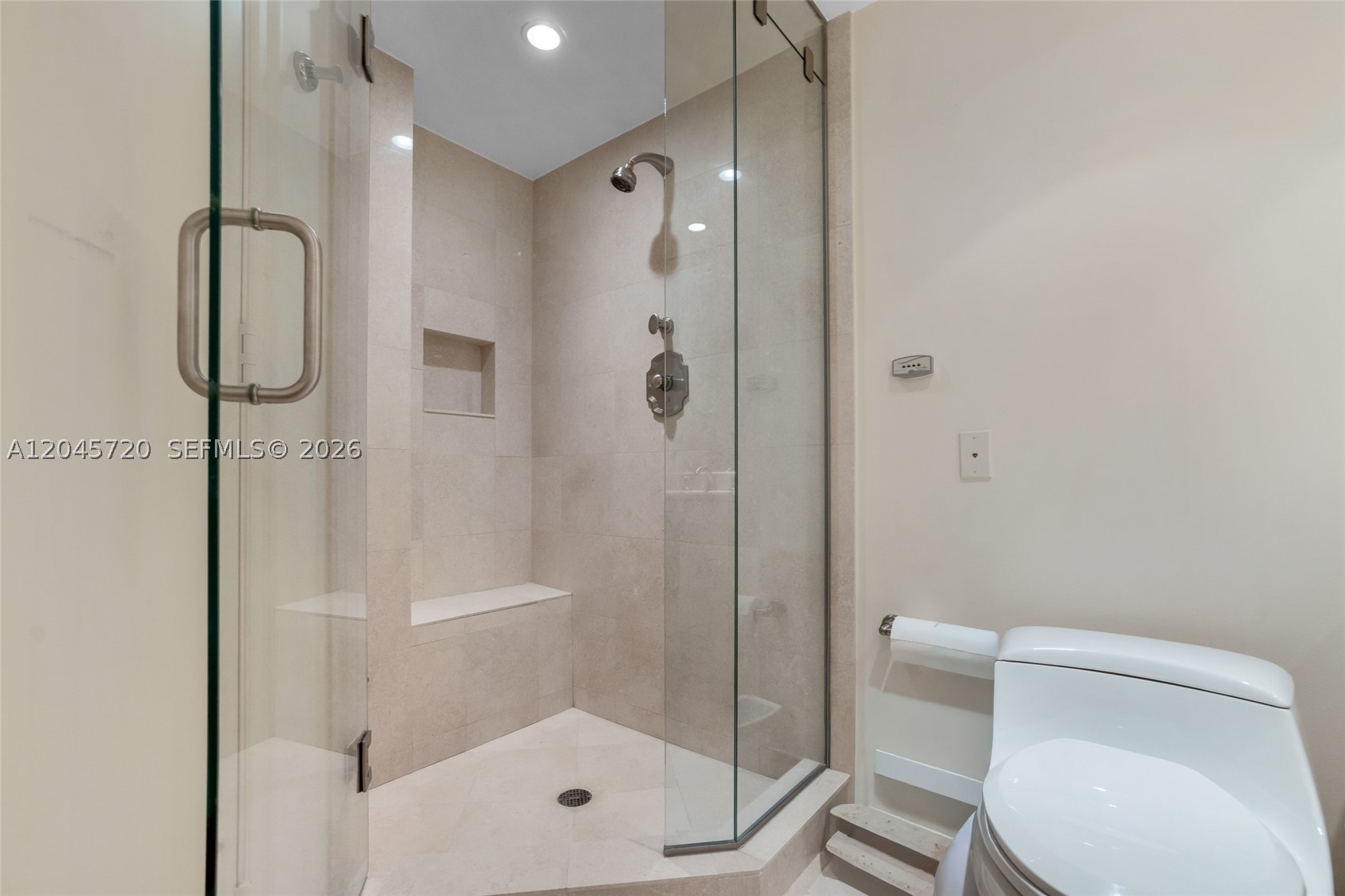20155 Ne 38th Ct 904 Property Photo 16