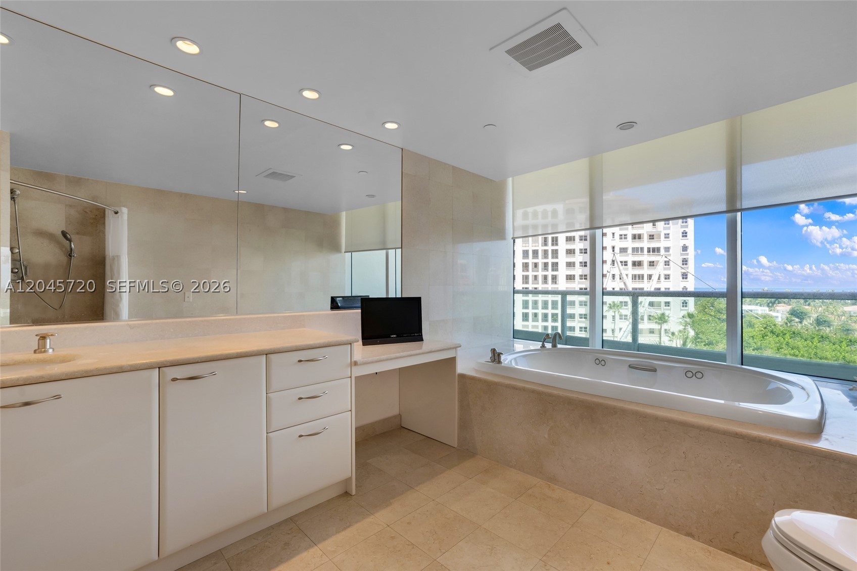 20155 Ne 38th Ct 904 Property Photo 17