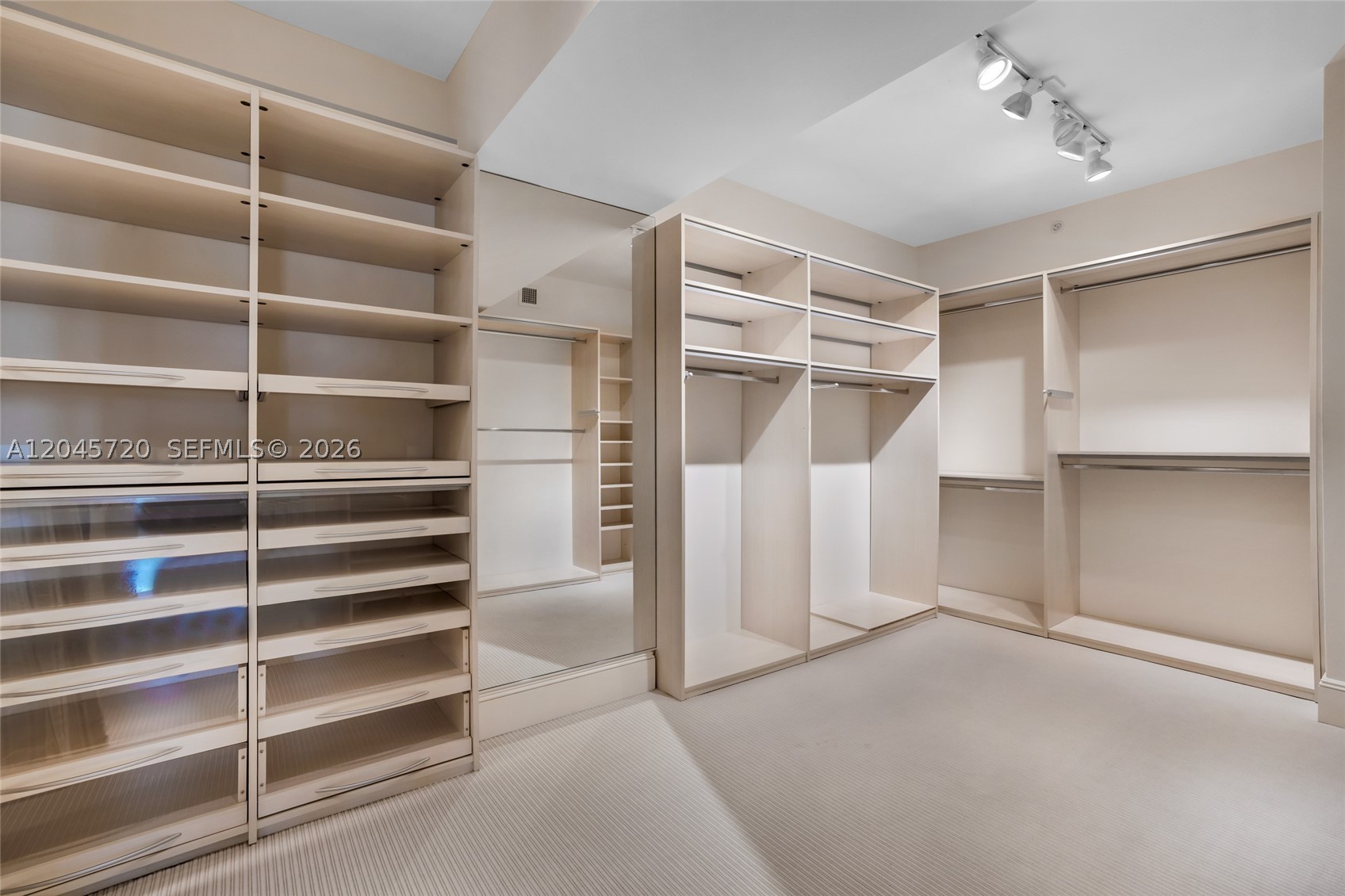 20155 Ne 38th Ct 904 Property Photo 19