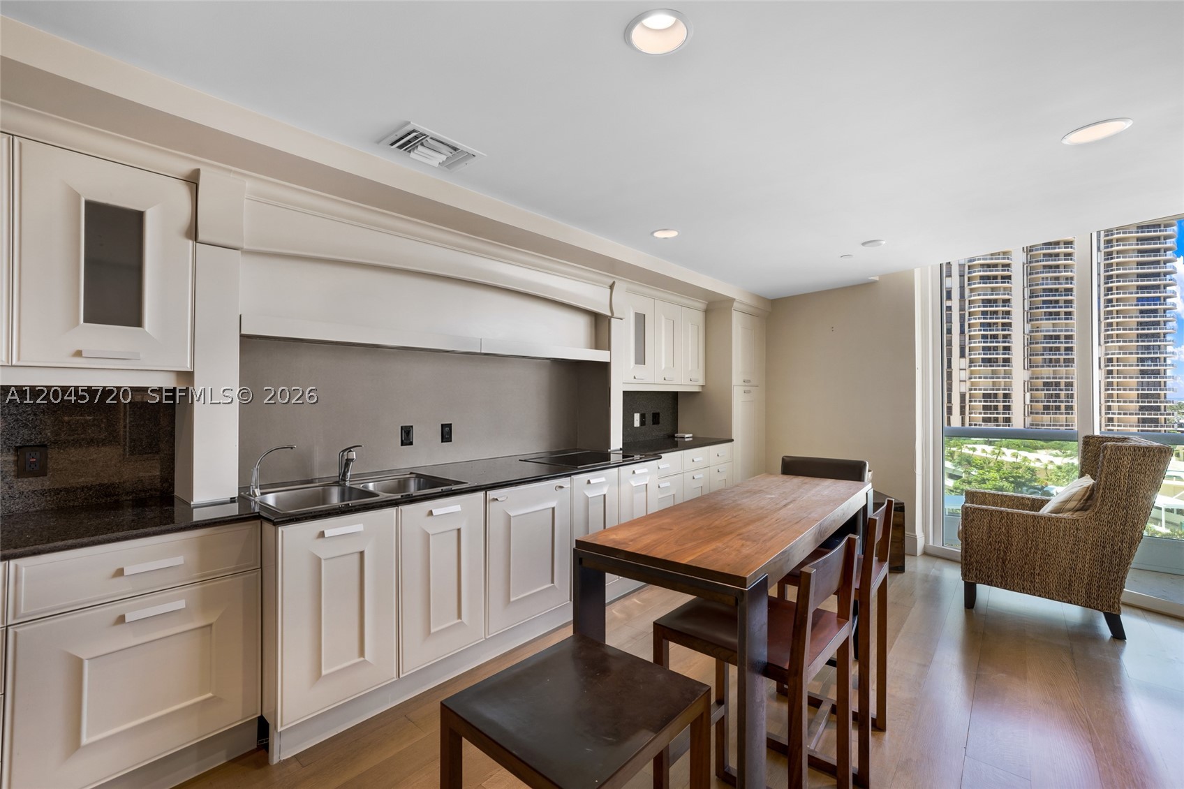 20155 Ne 38th Ct 904 Property Photo 24