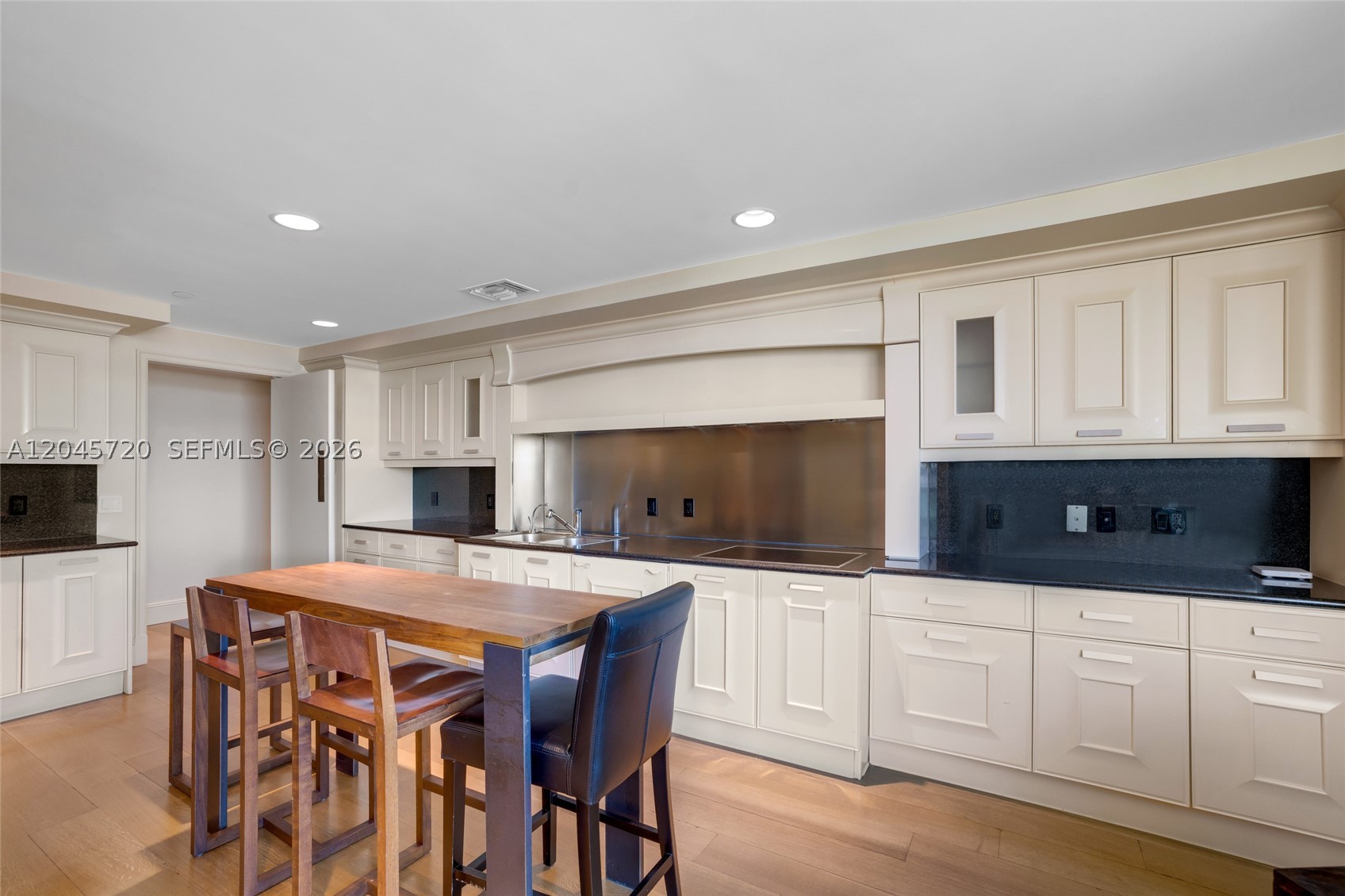 20155 Ne 38th Ct 904 Property Photo 25