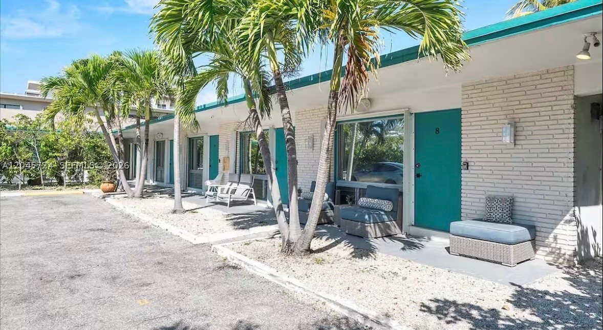 333 Palm St Property Photo 1