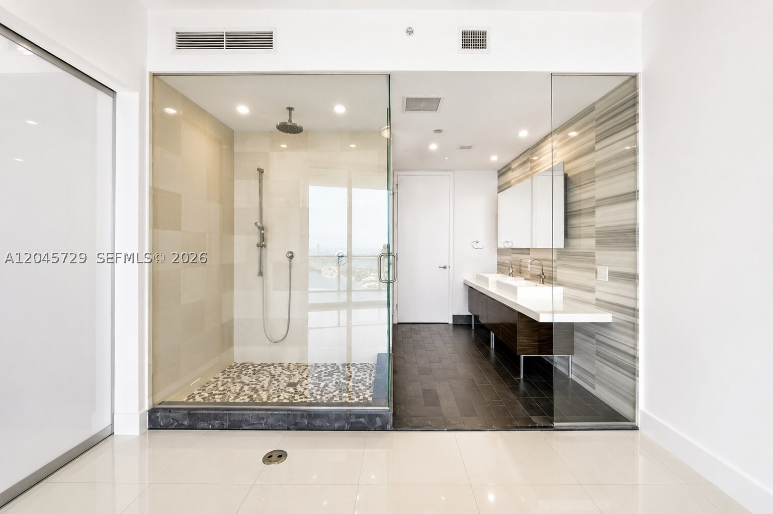 1100 Biscayne Blvd 4402 Property Photo 9