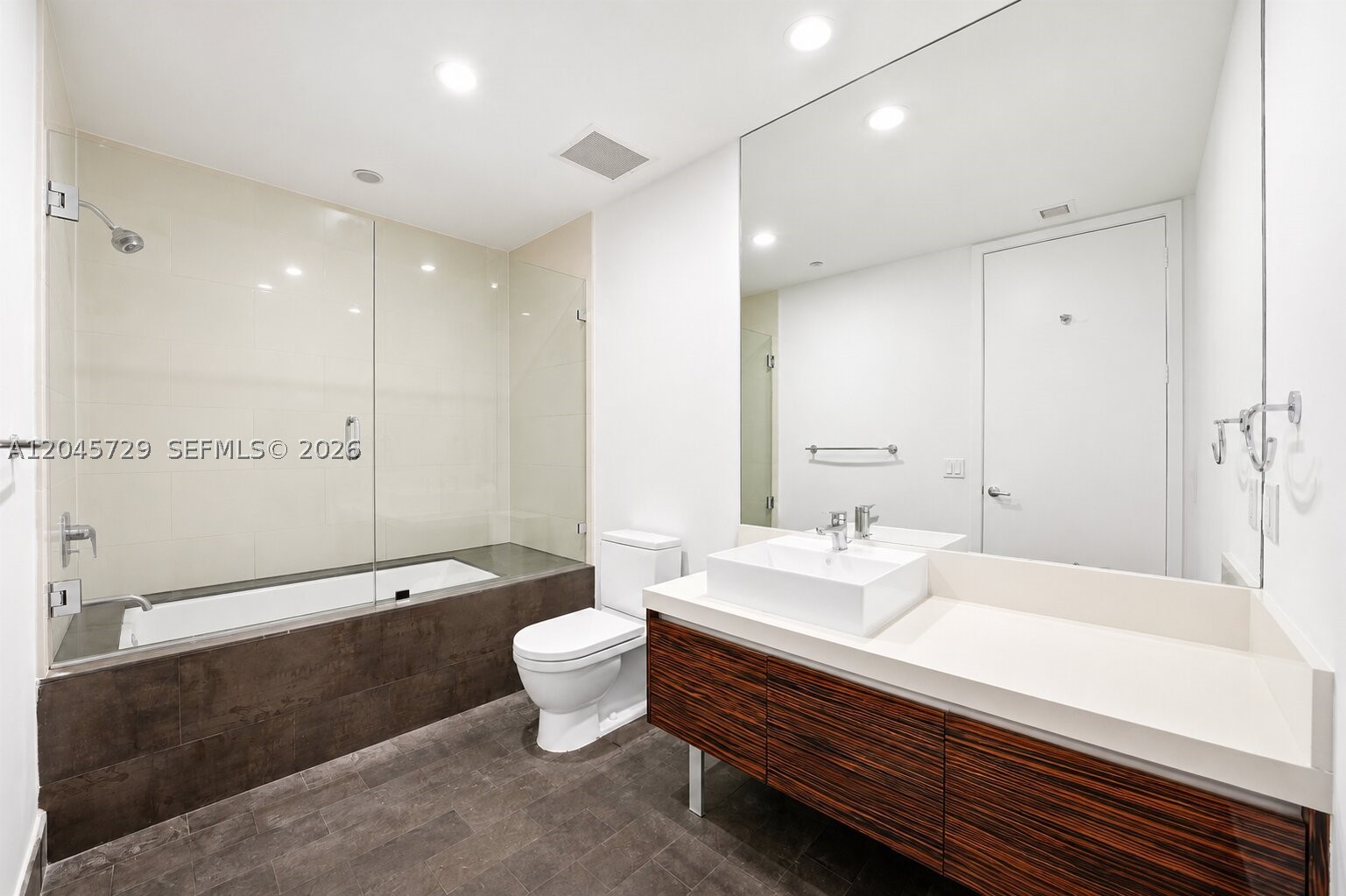 1100 Biscayne Blvd 4402 Property Photo 16
