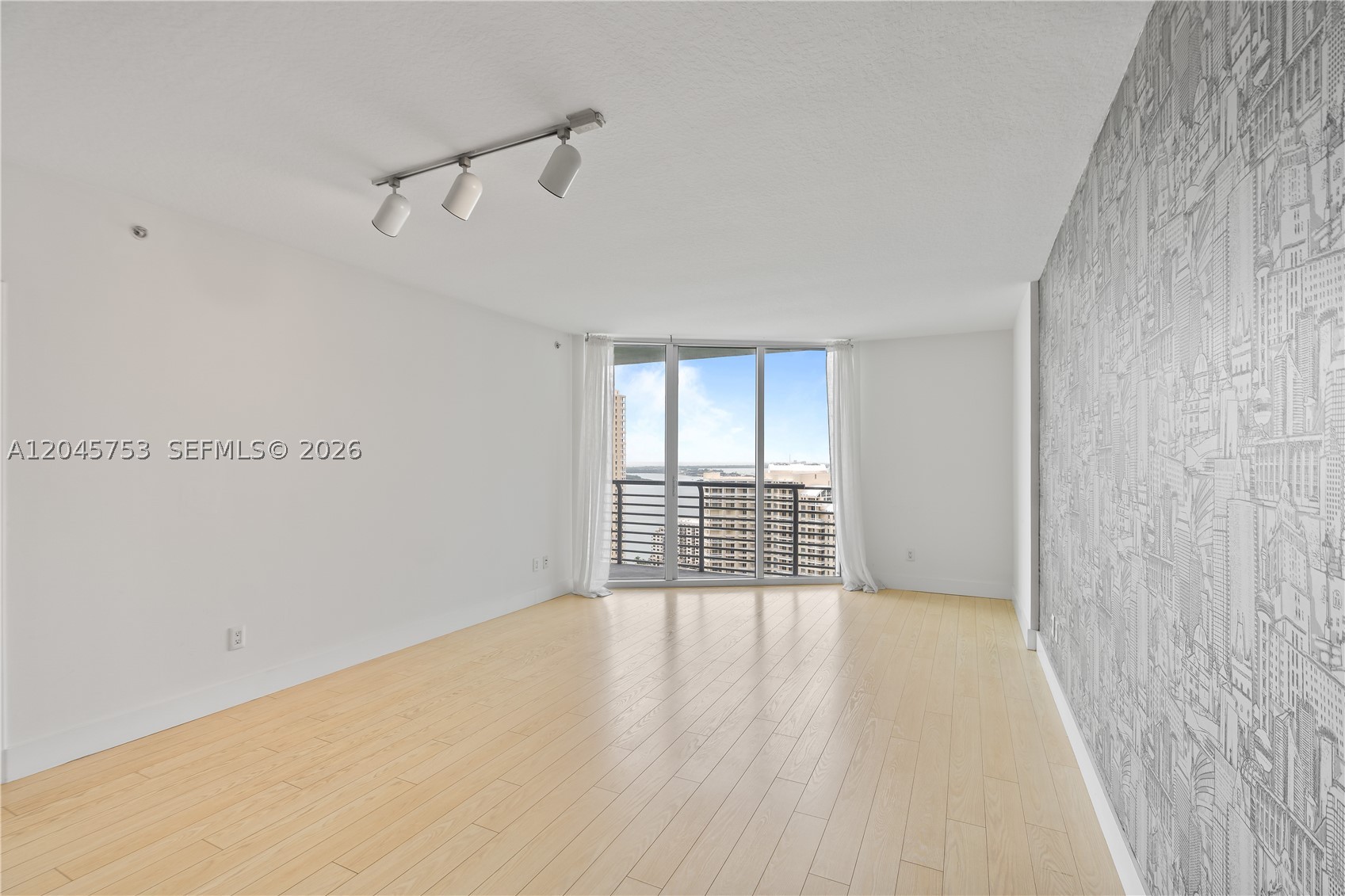 335 S Biscayne Blvd 3503 Property Photo 4