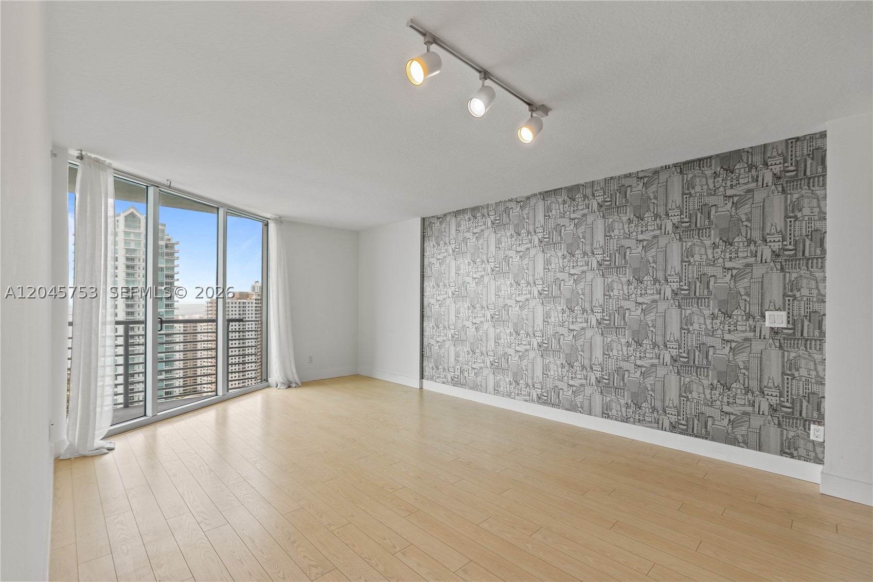 335 S Biscayne Blvd 3503 Property Photo 6