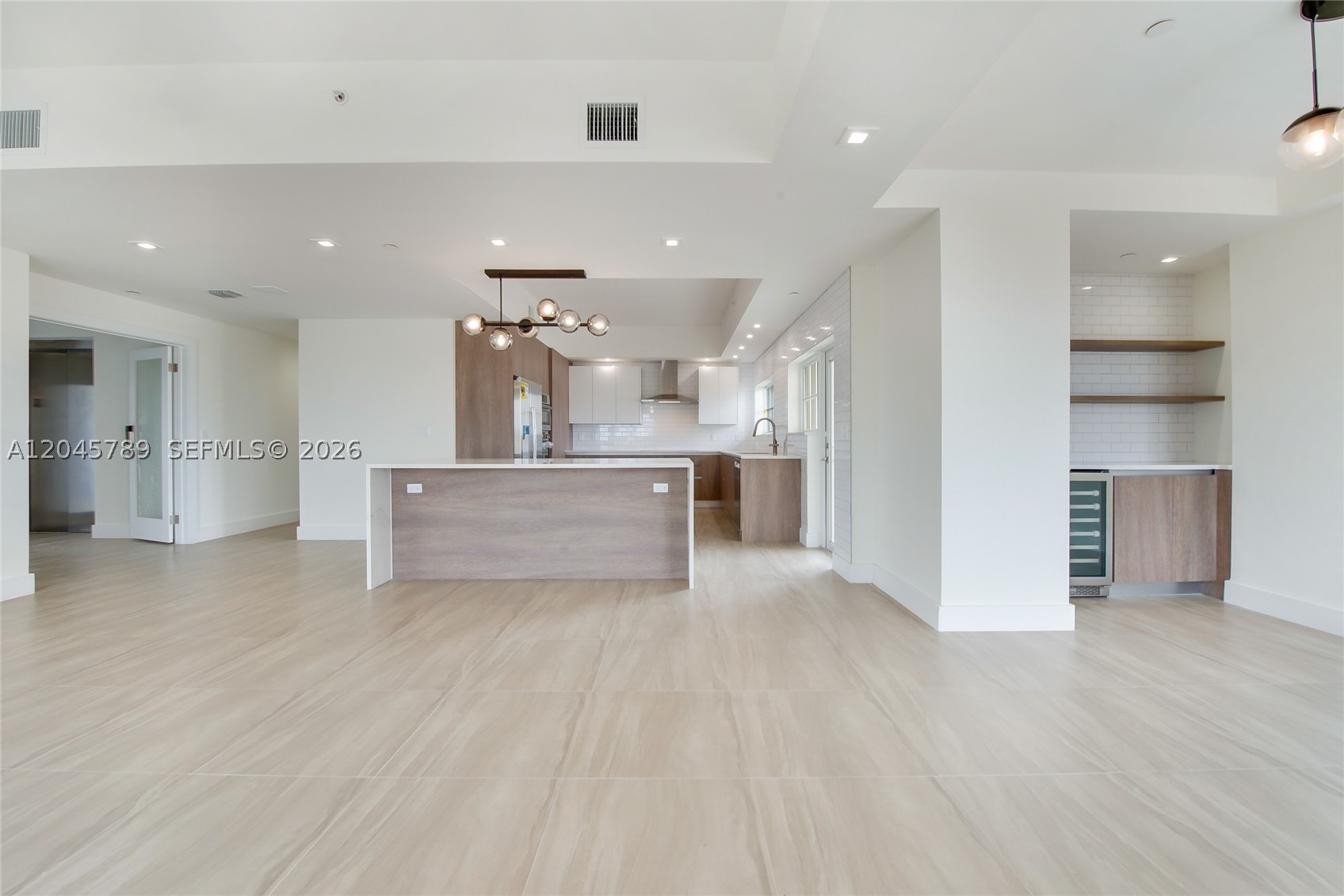 120 Salamanca Ave Ph Property Photo 5