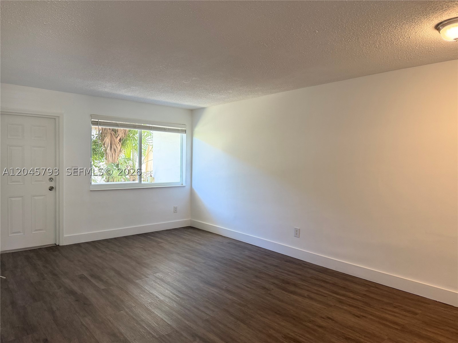 13215 Ne 6th Ave 102 Property Photo 13