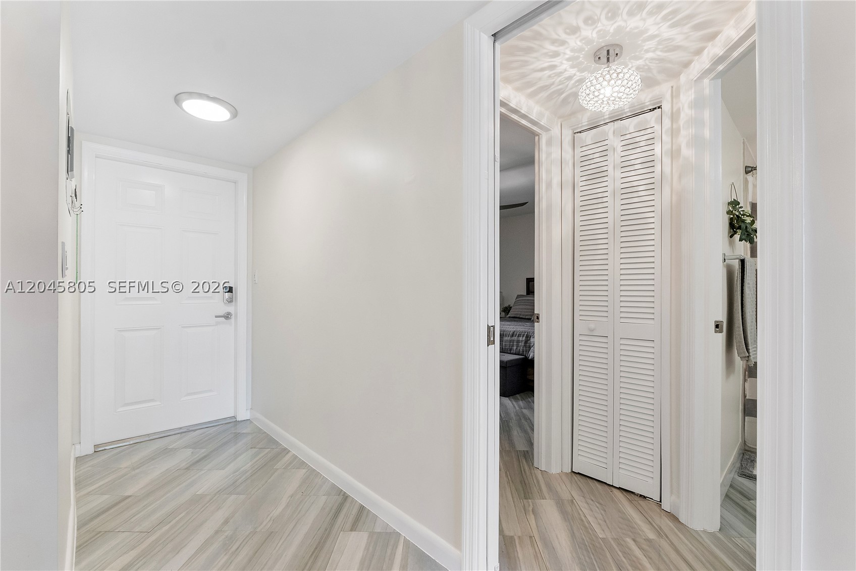 610 Tennis Club Dr 104 Property Photo 3