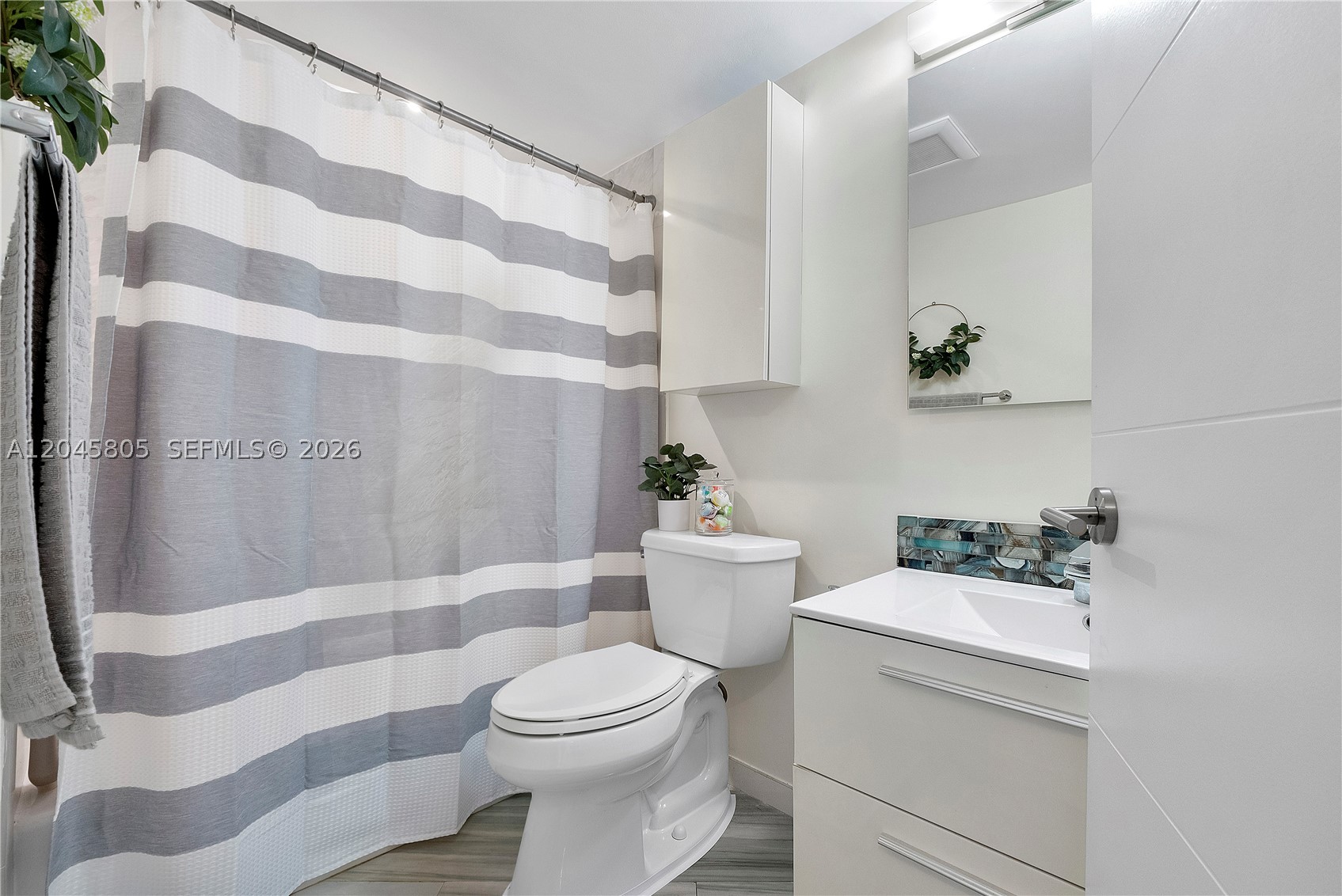 610 Tennis Club Dr 104 Property Photo 16