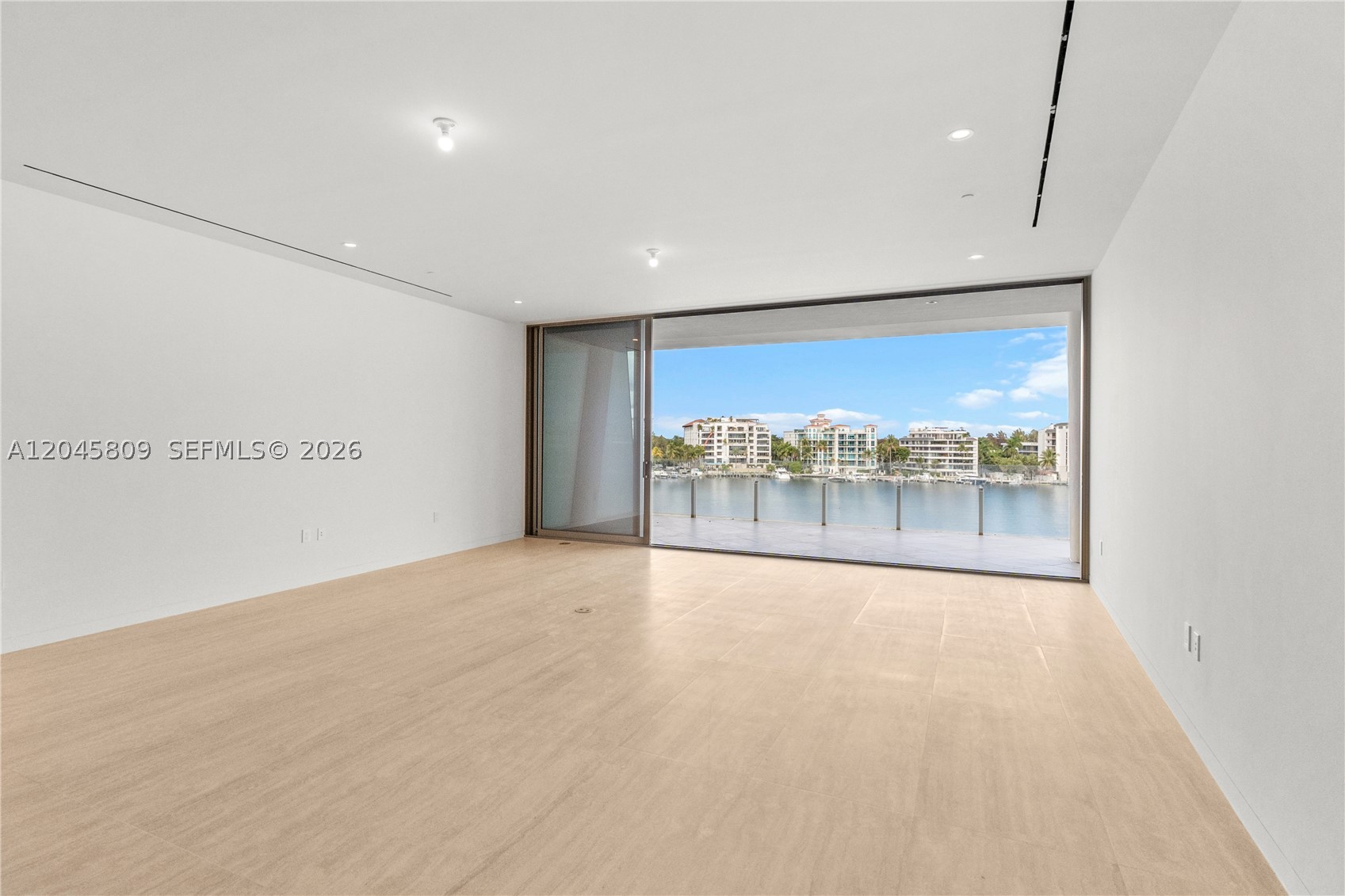 5 Grove Isle L405 Property Photo 14