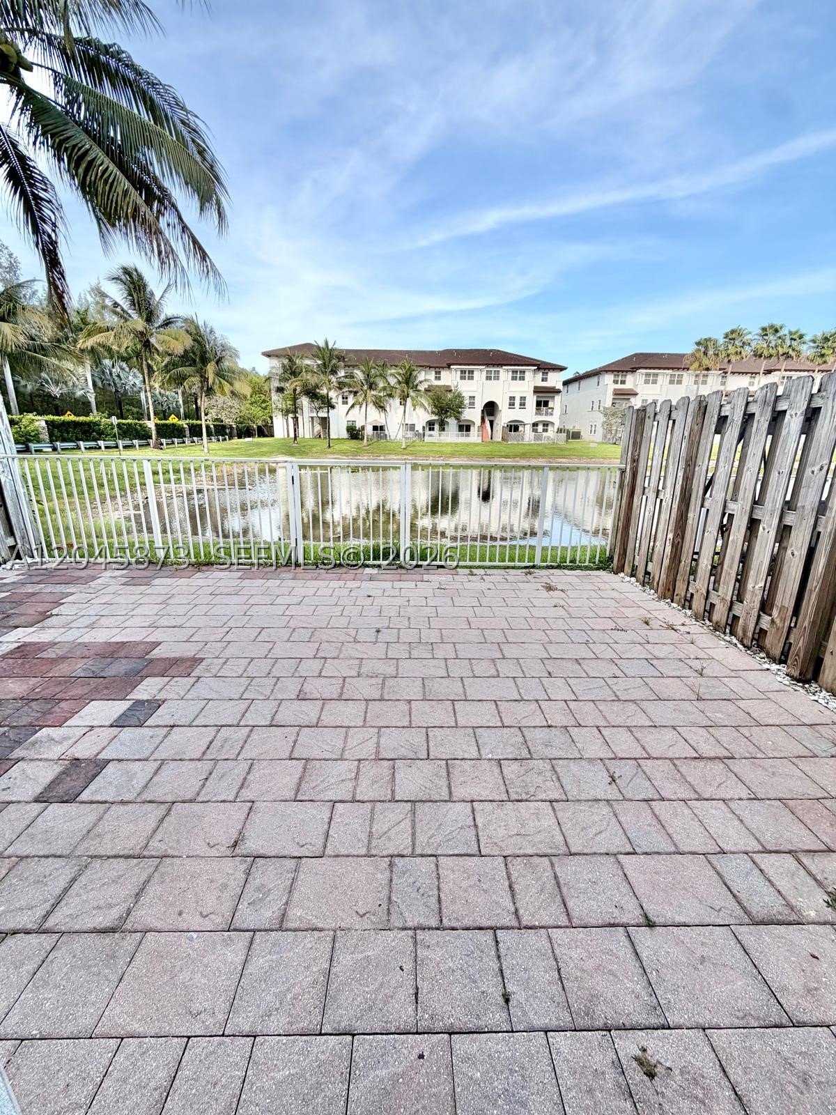 8965 Nw 98th Ave . Property Photo 2