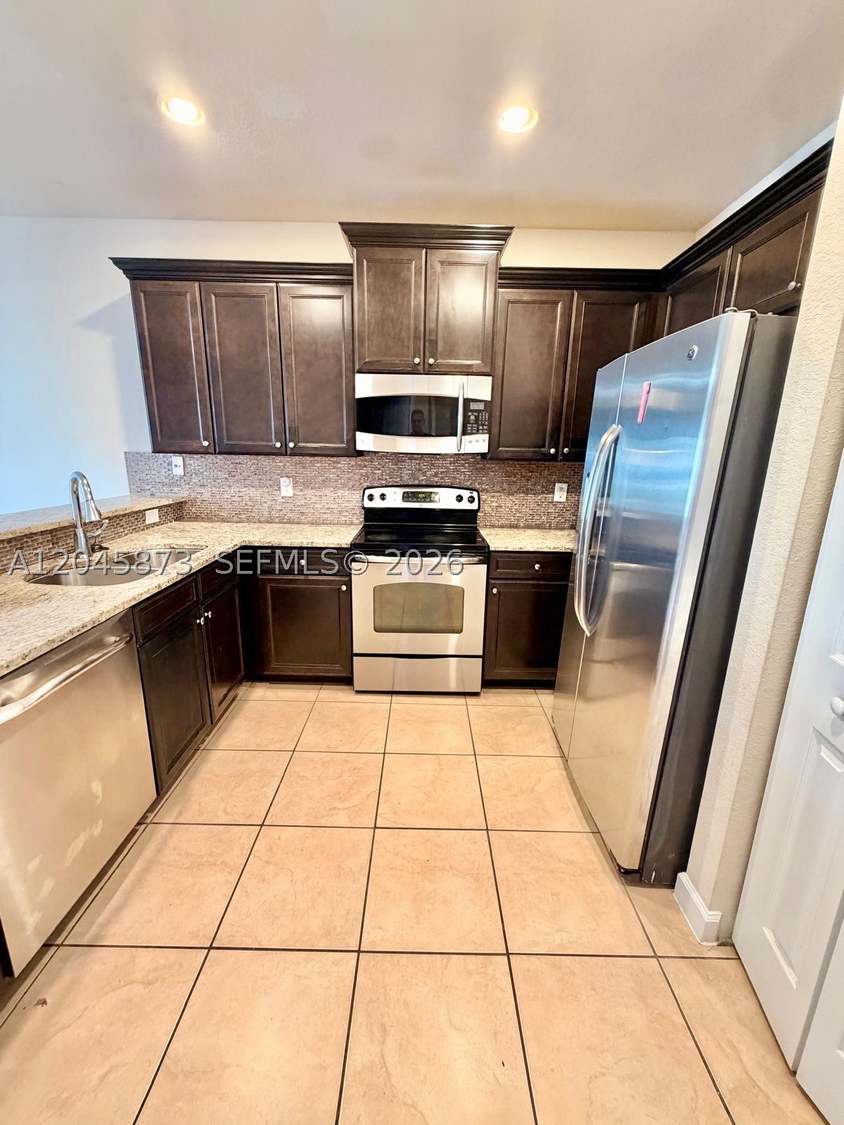 8965 Nw 98th Ave . Property Photo 8