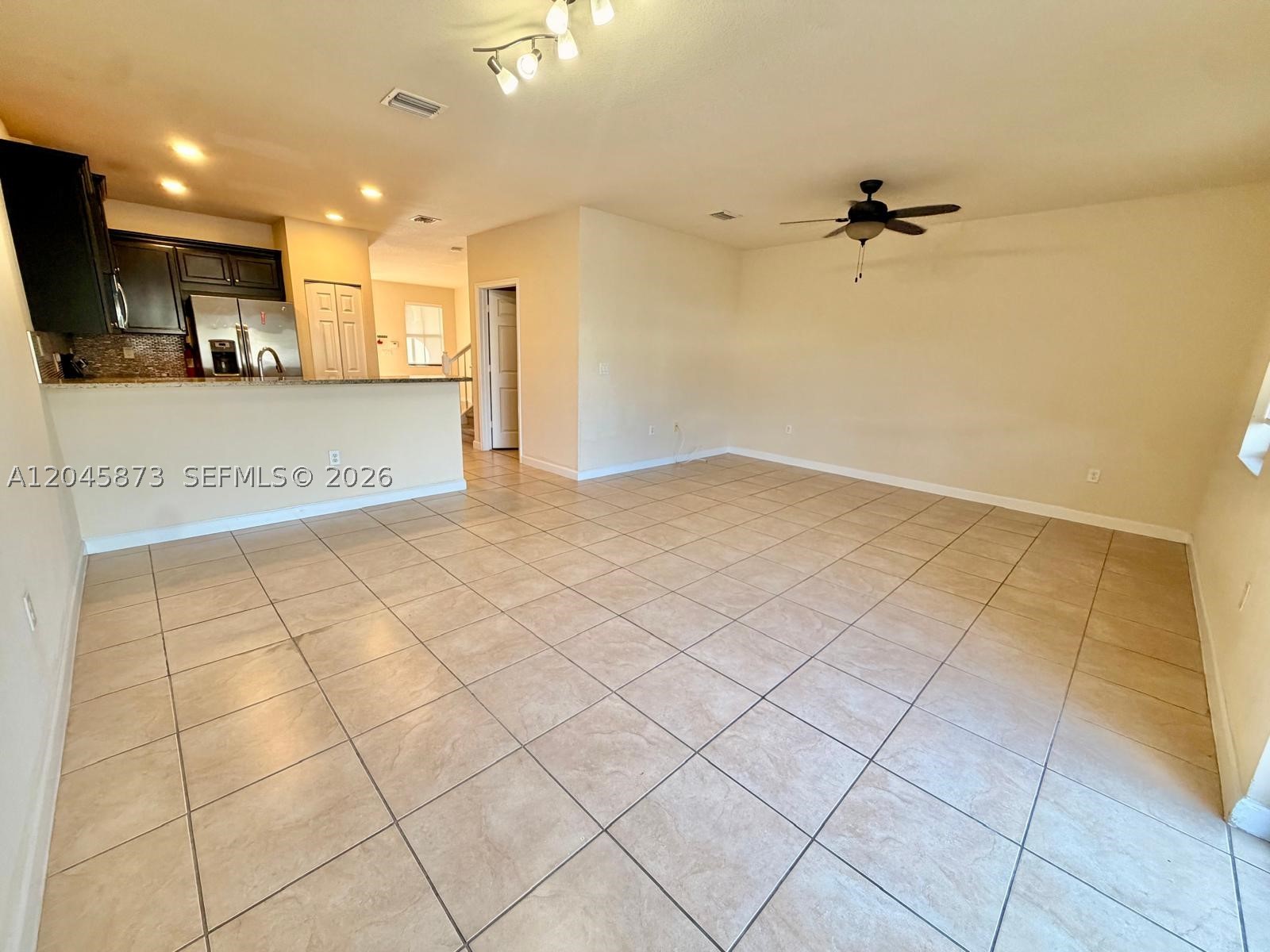 8965 Nw 98th Ave . Property Photo 9