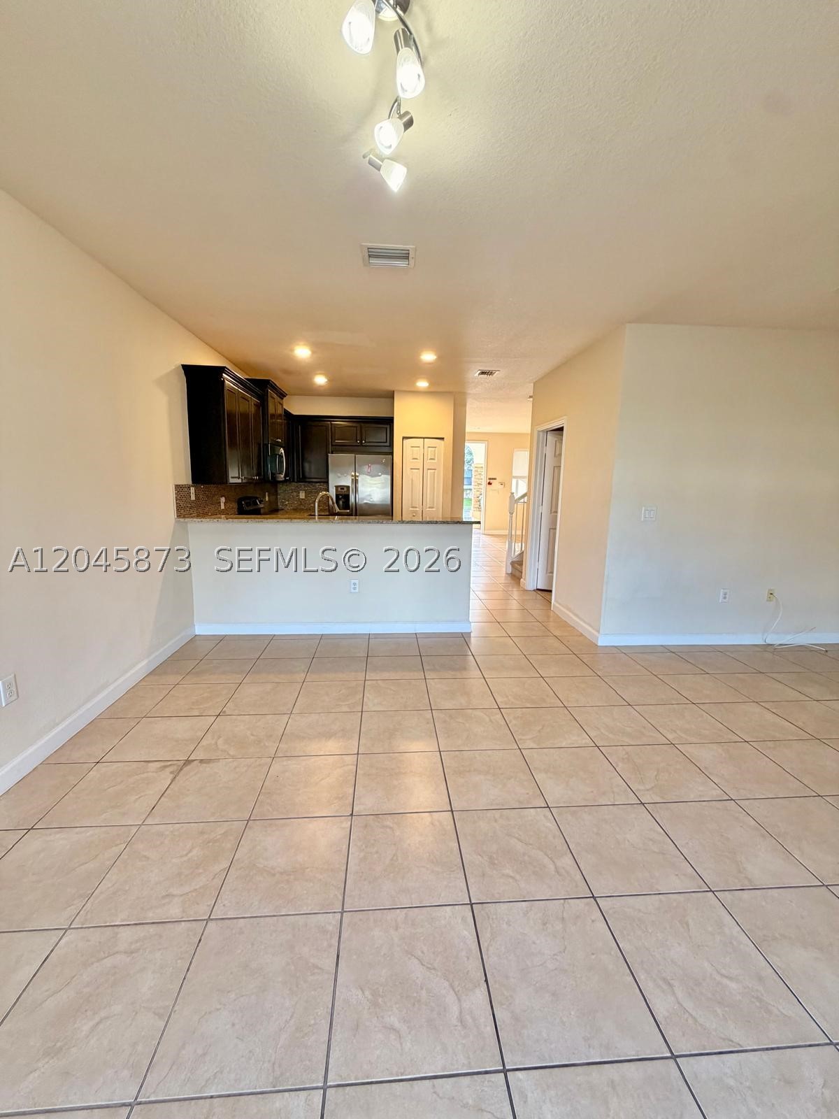 8965 Nw 98th Ave . Property Photo 11