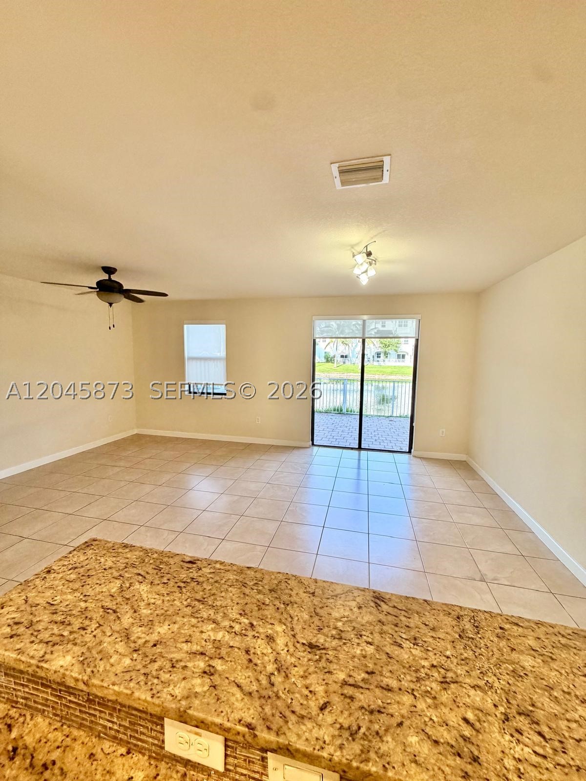 8965 Nw 98th Ave . Property Photo 12