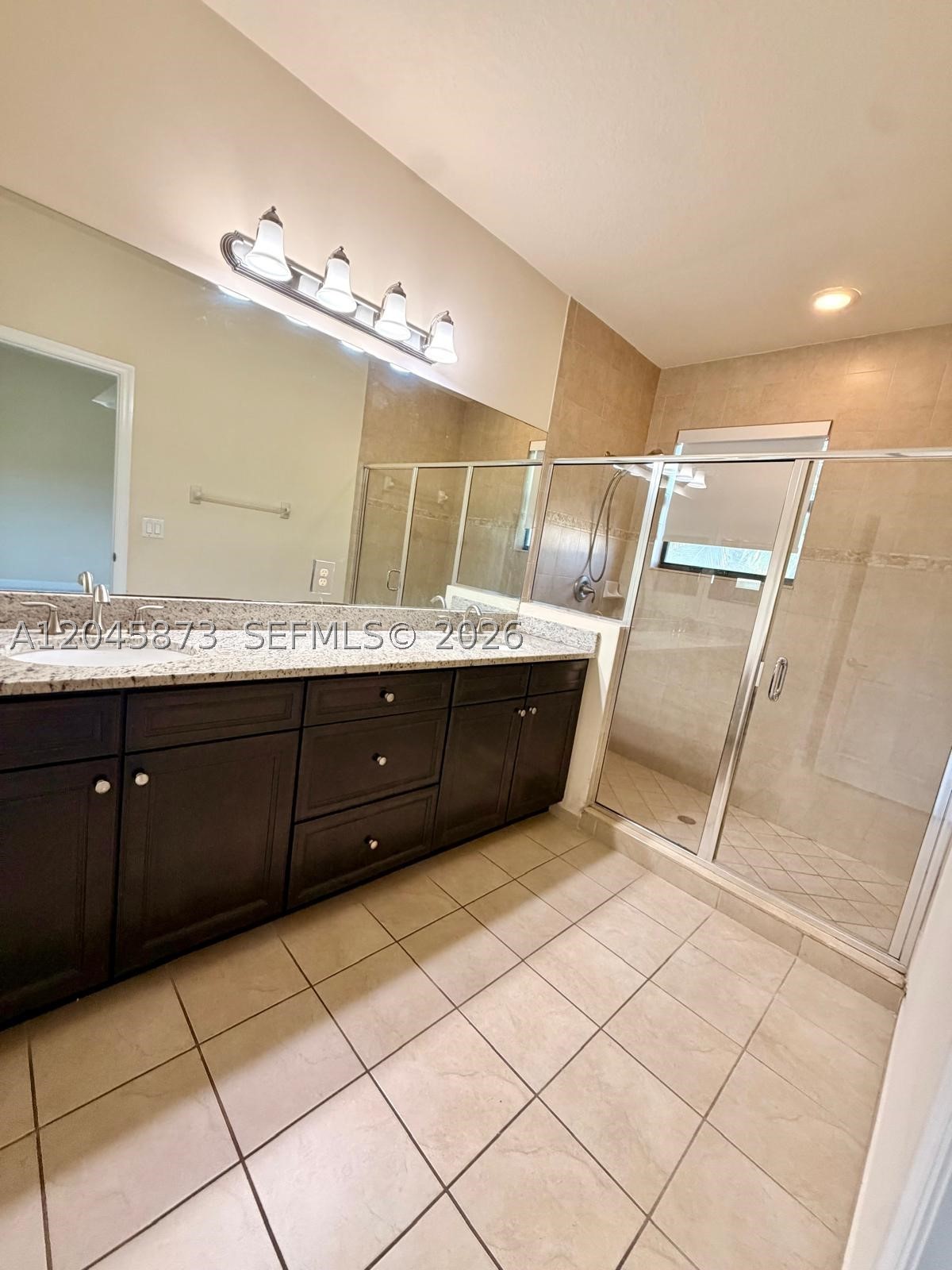 8965 Nw 98th Ave . Property Photo 17