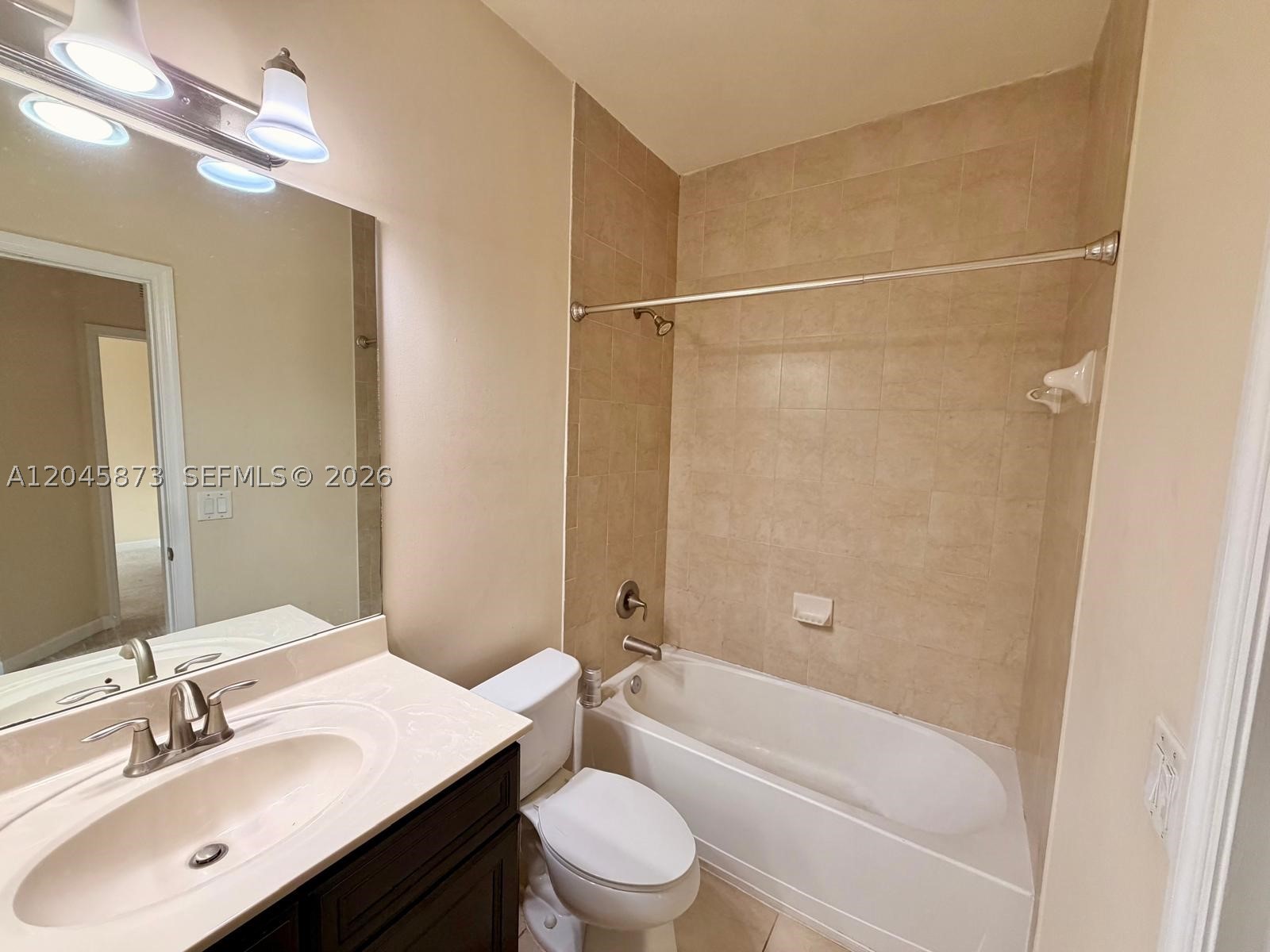 8965 Nw 98th Ave . Property Photo 18