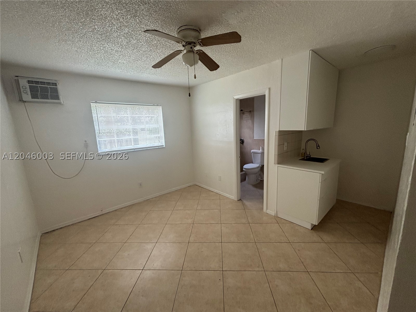A12046003 Property Photo 2