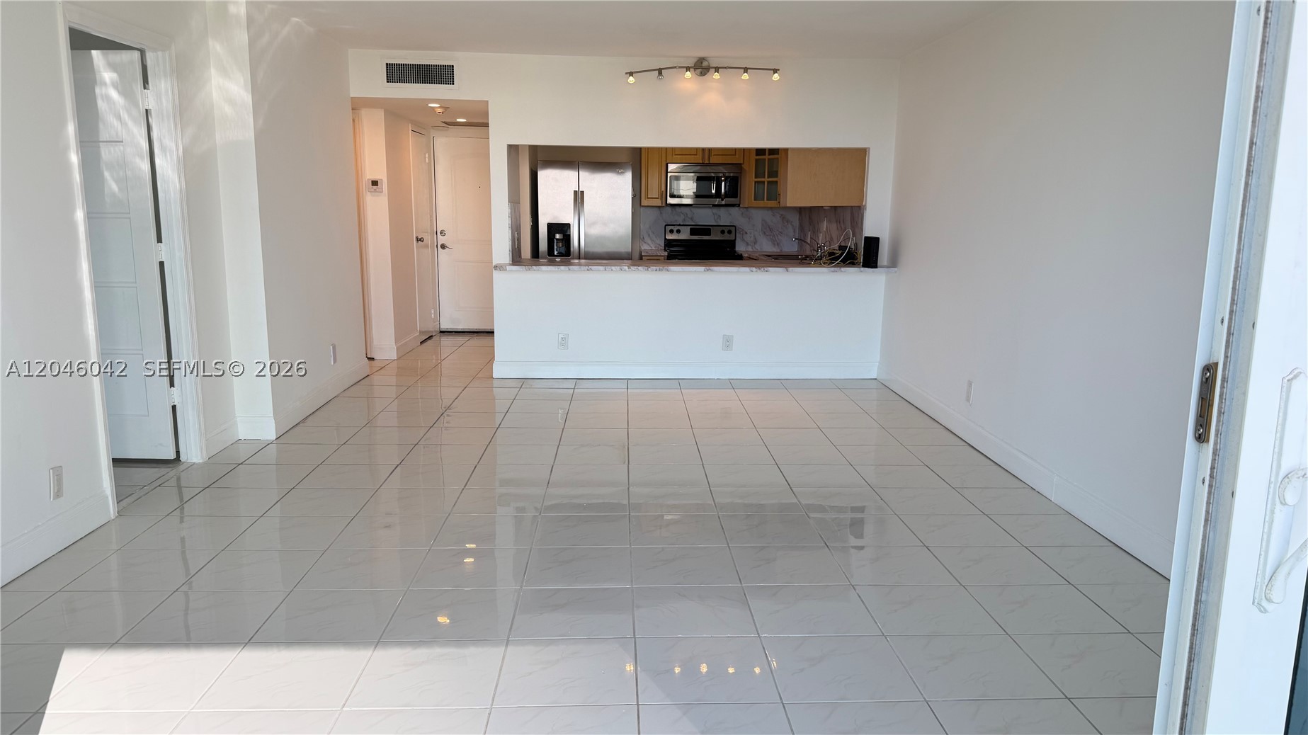 100 Bayview Dr 509 Property Photo 8