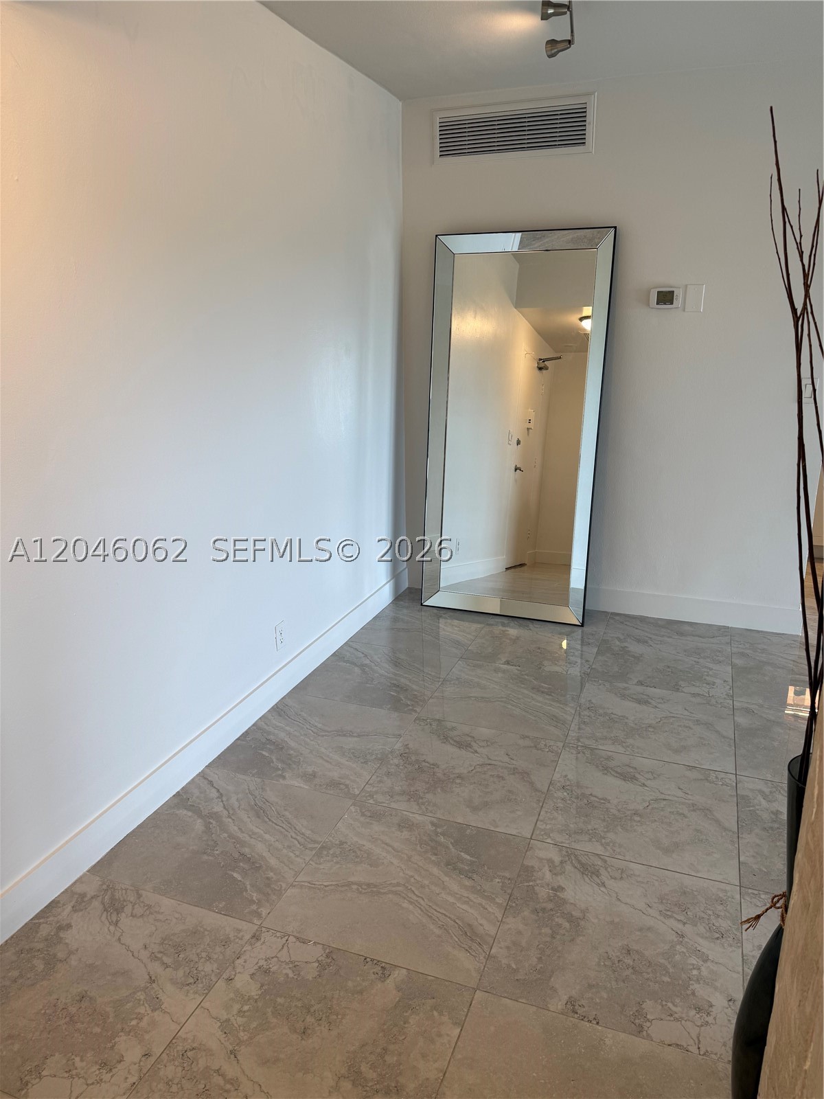 880 Ne 69th St 5q Property Photo 12