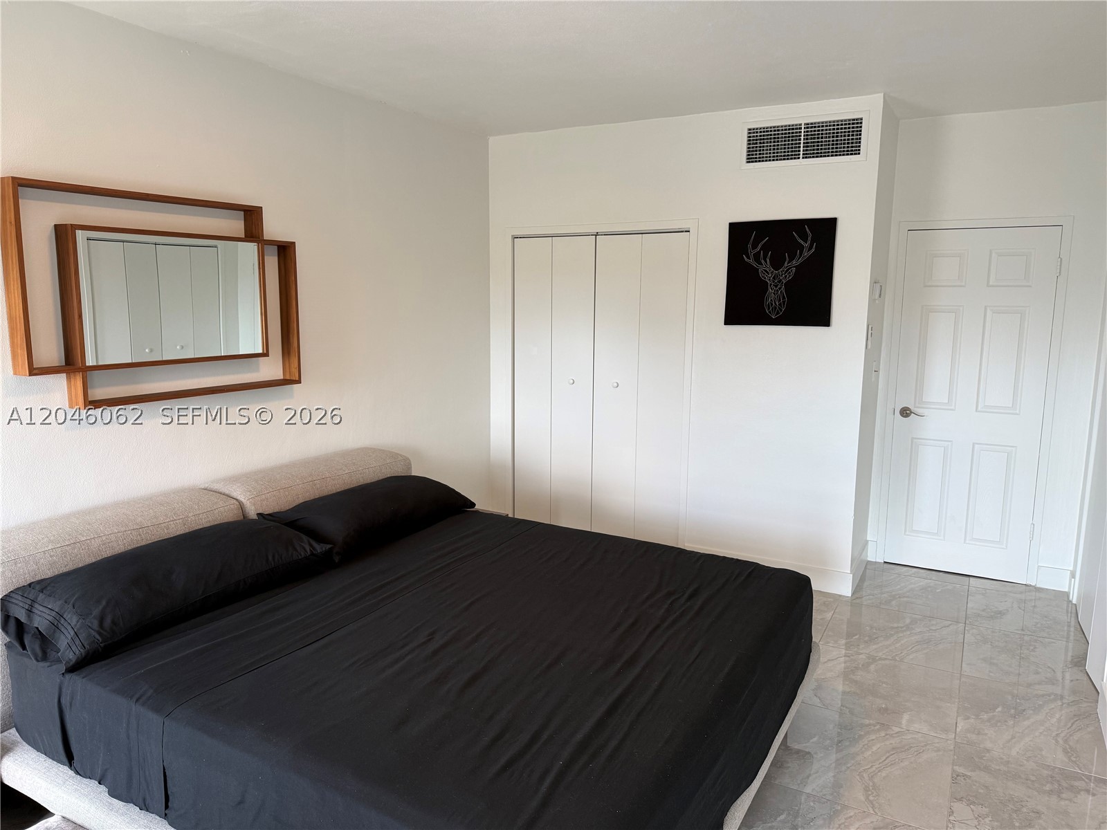 880 Ne 69th St 5q Property Photo 17