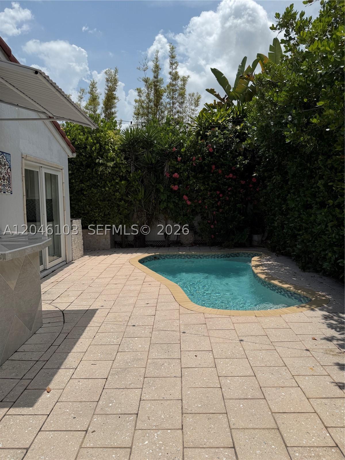 A12046103 Property Photo 3