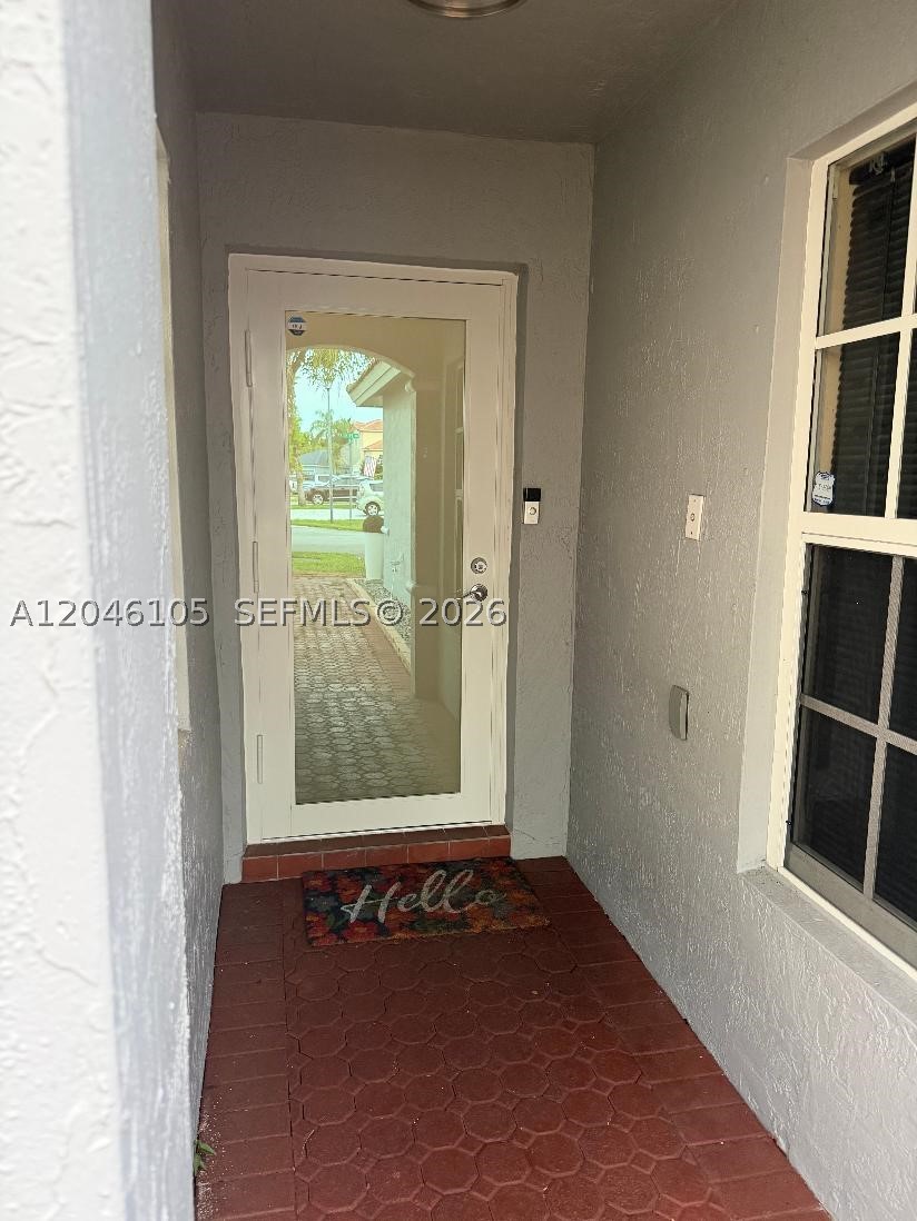 19554 Nw 79th Pl Property Photo 4