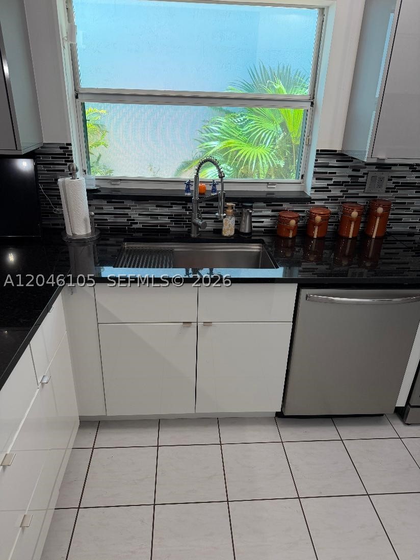 19554 Nw 79th Pl Property Photo 21