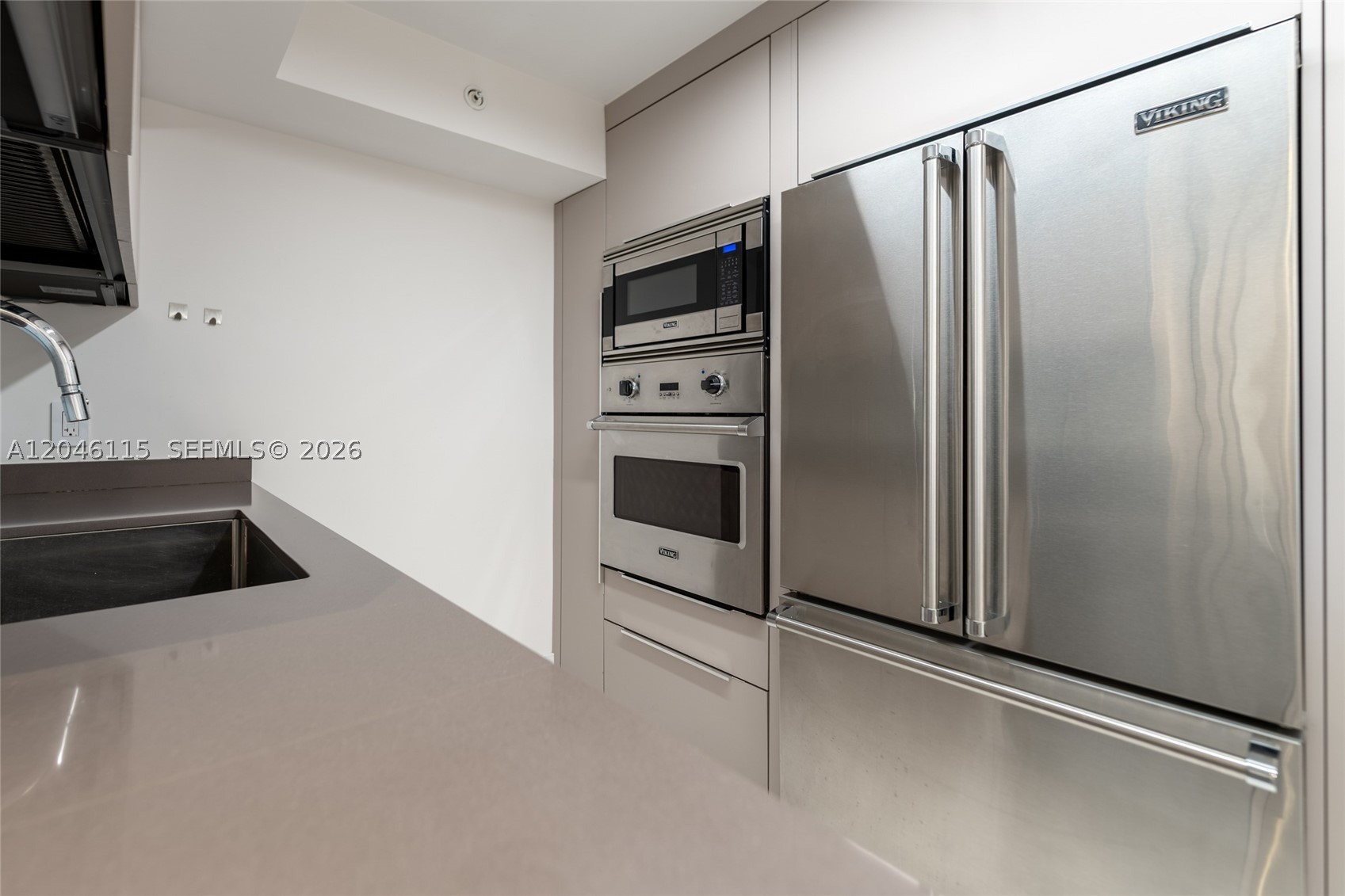 5757 Collins Ave 2207 Property Photo 15