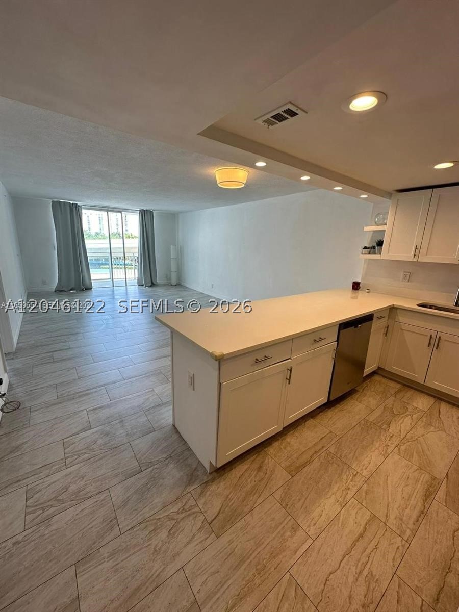 1801 S Ocean Dr 333 Property Photo 9