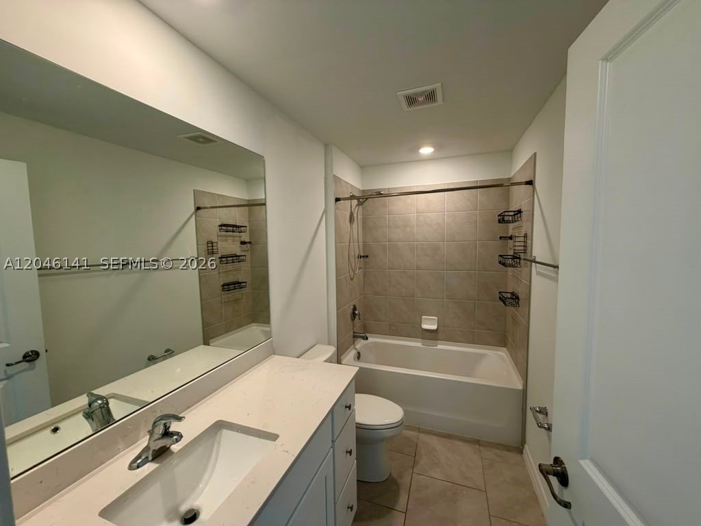 4104 Ne 12th Ct Property Photo 3