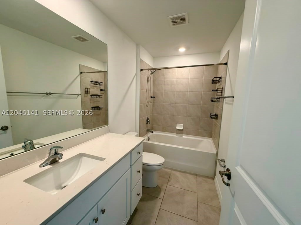4104 Ne 12th Ct Property Photo 4