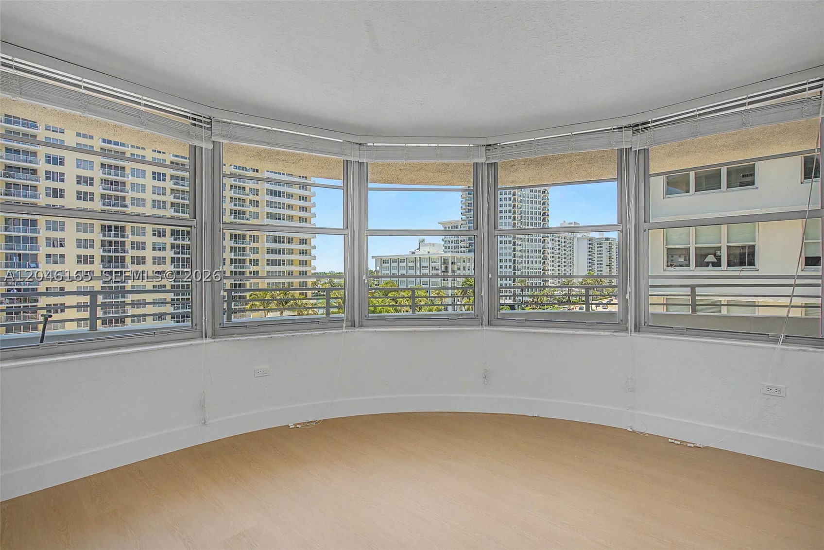 5555 Collins Ave 7b Property Photo 15